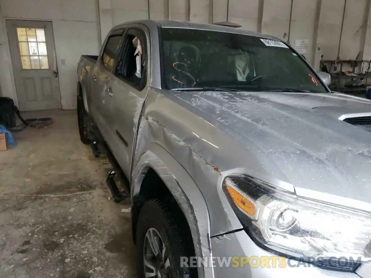 9 Photograph of a damaged car 3TMDZ5BN5KM058411 TOYOTA TACOMA 2019