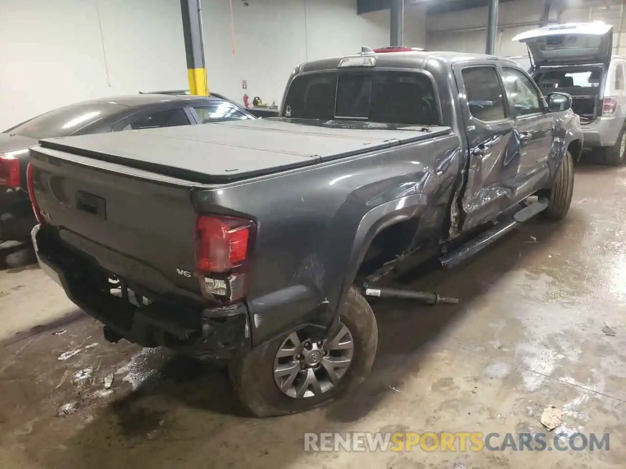 4 Photograph of a damaged car 3TMDZ5BN5KM059932 TOYOTA TACOMA 2019