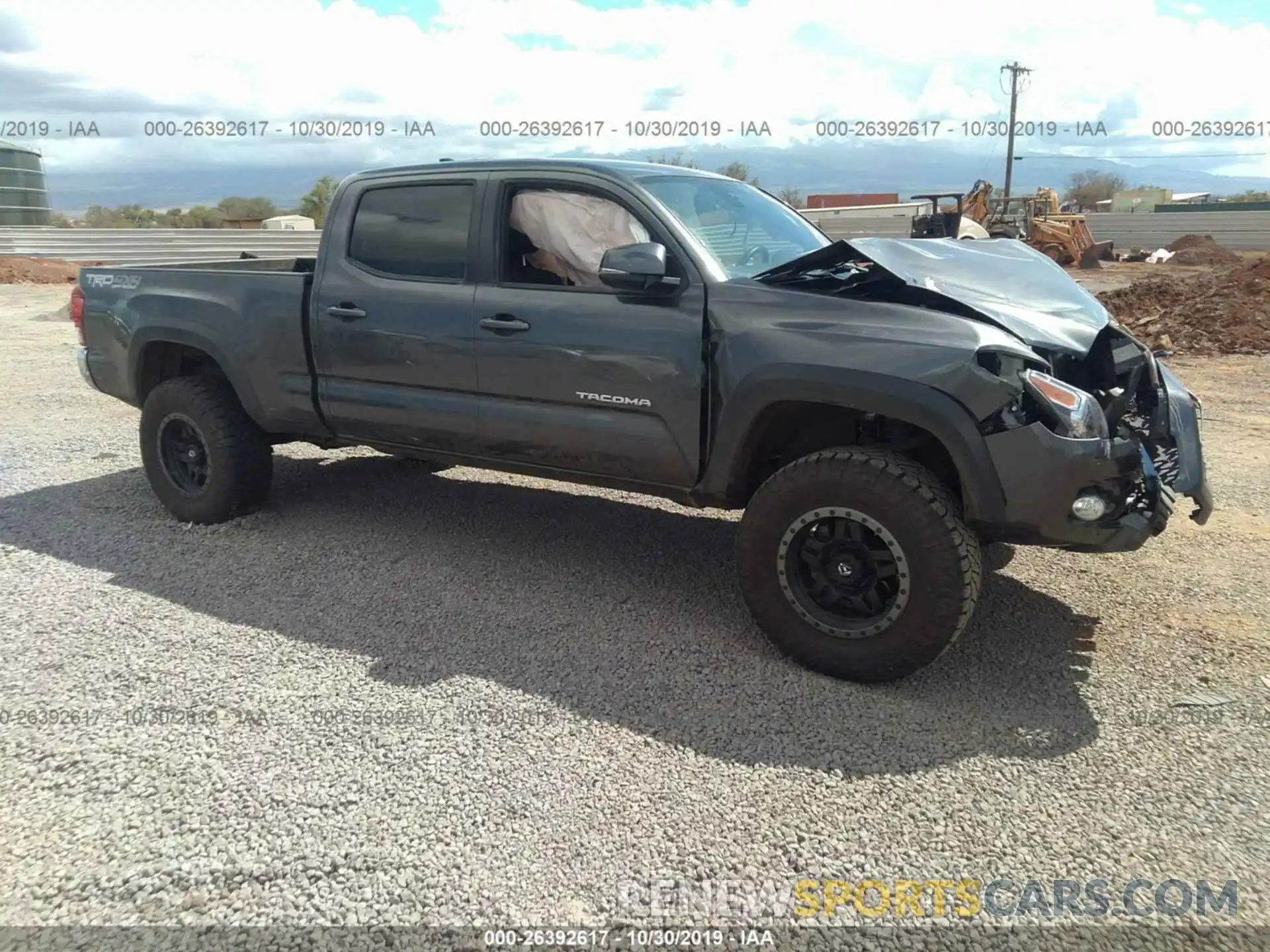 1 Photograph of a damaged car 3TMDZ5BN5KM060756 TOYOTA TACOMA 2019