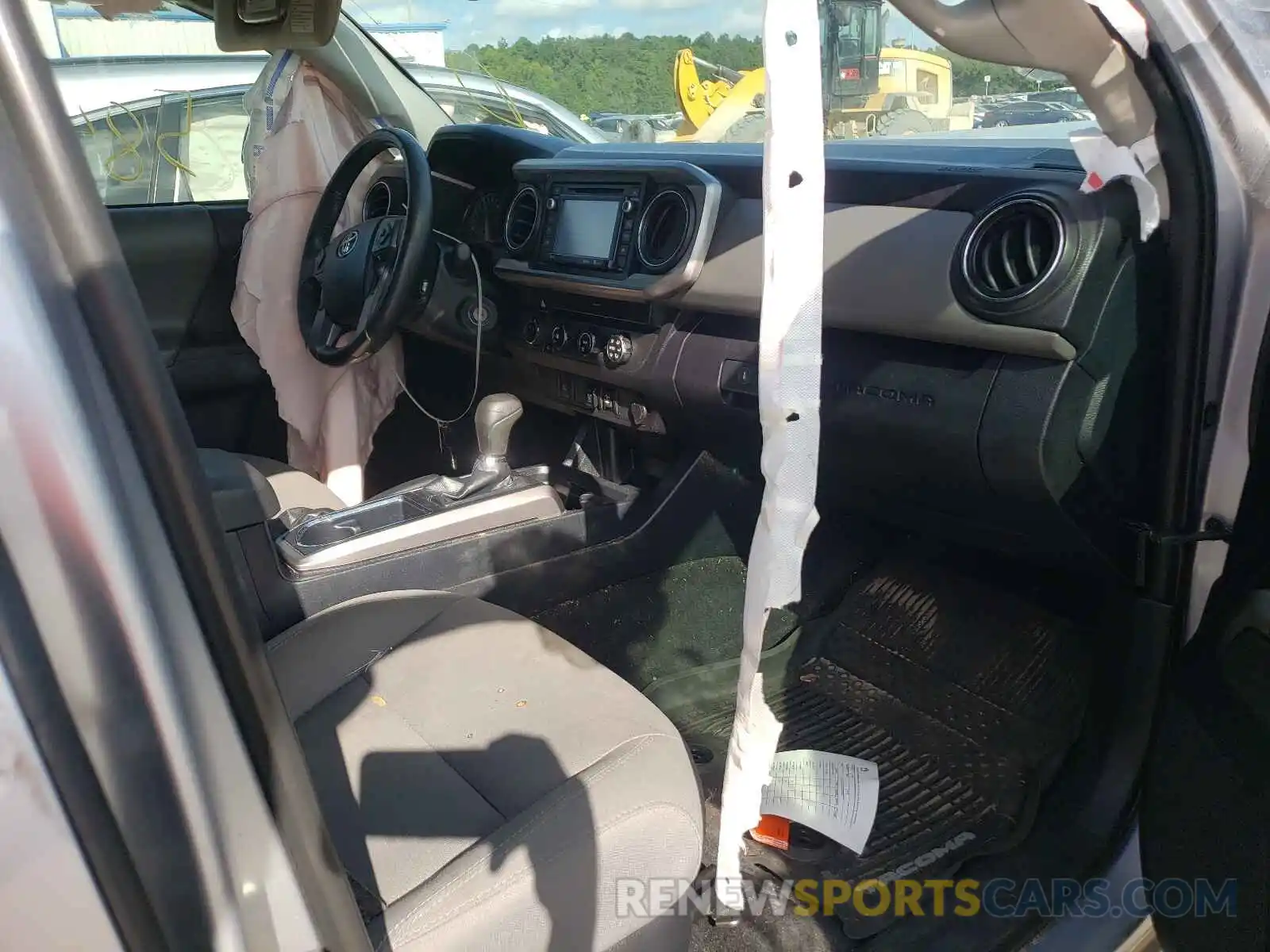 5 Photograph of a damaged car 3TMDZ5BN5KM065150 TOYOTA TACOMA 2019