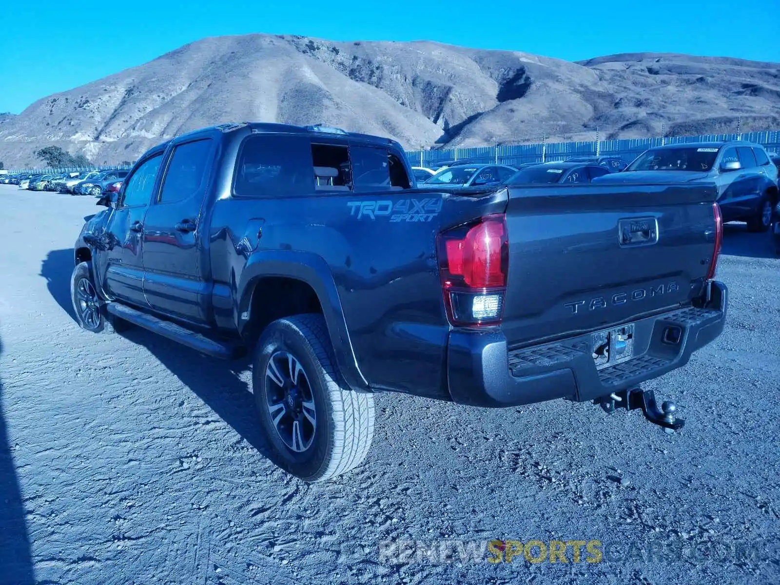 3 Photograph of a damaged car 3TMDZ5BN5KM066783 TOYOTA TACOMA 2019