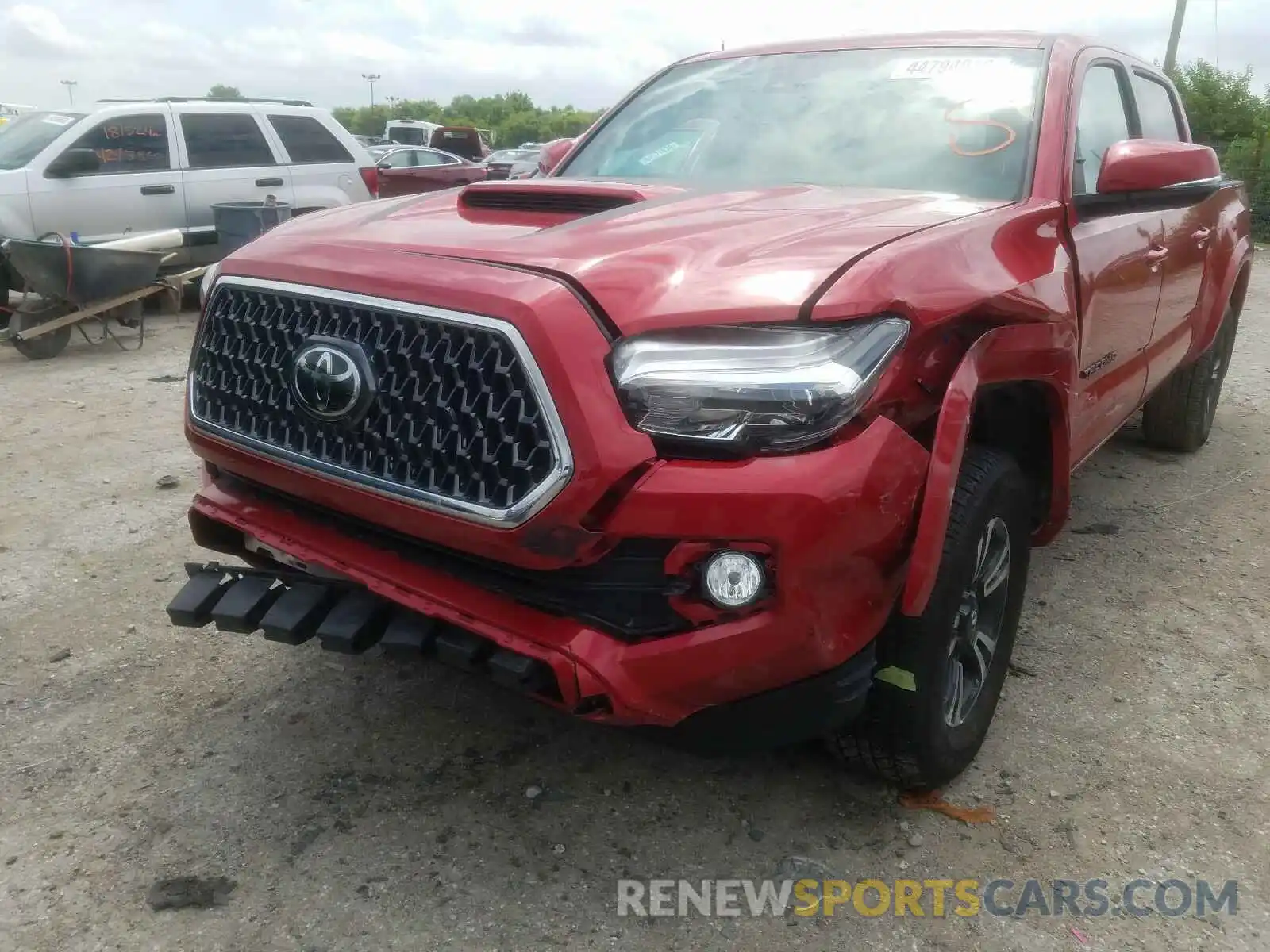 9 Photograph of a damaged car 3TMDZ5BN5KM067724 TOYOTA TACOMA 2019