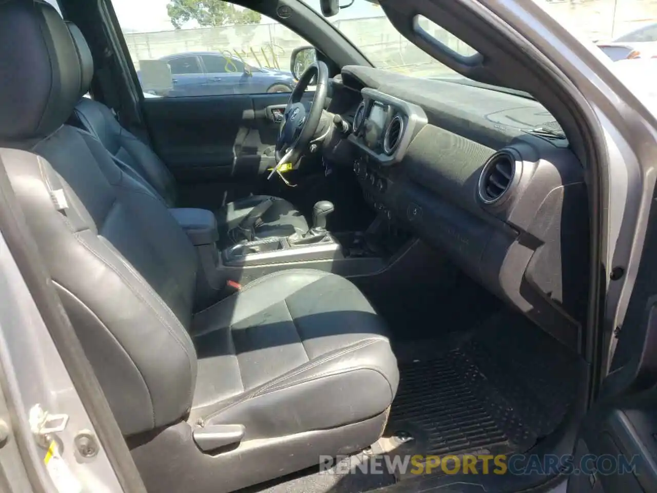 5 Photograph of a damaged car 3TMDZ5BN5KM069067 TOYOTA TACOMA 2019