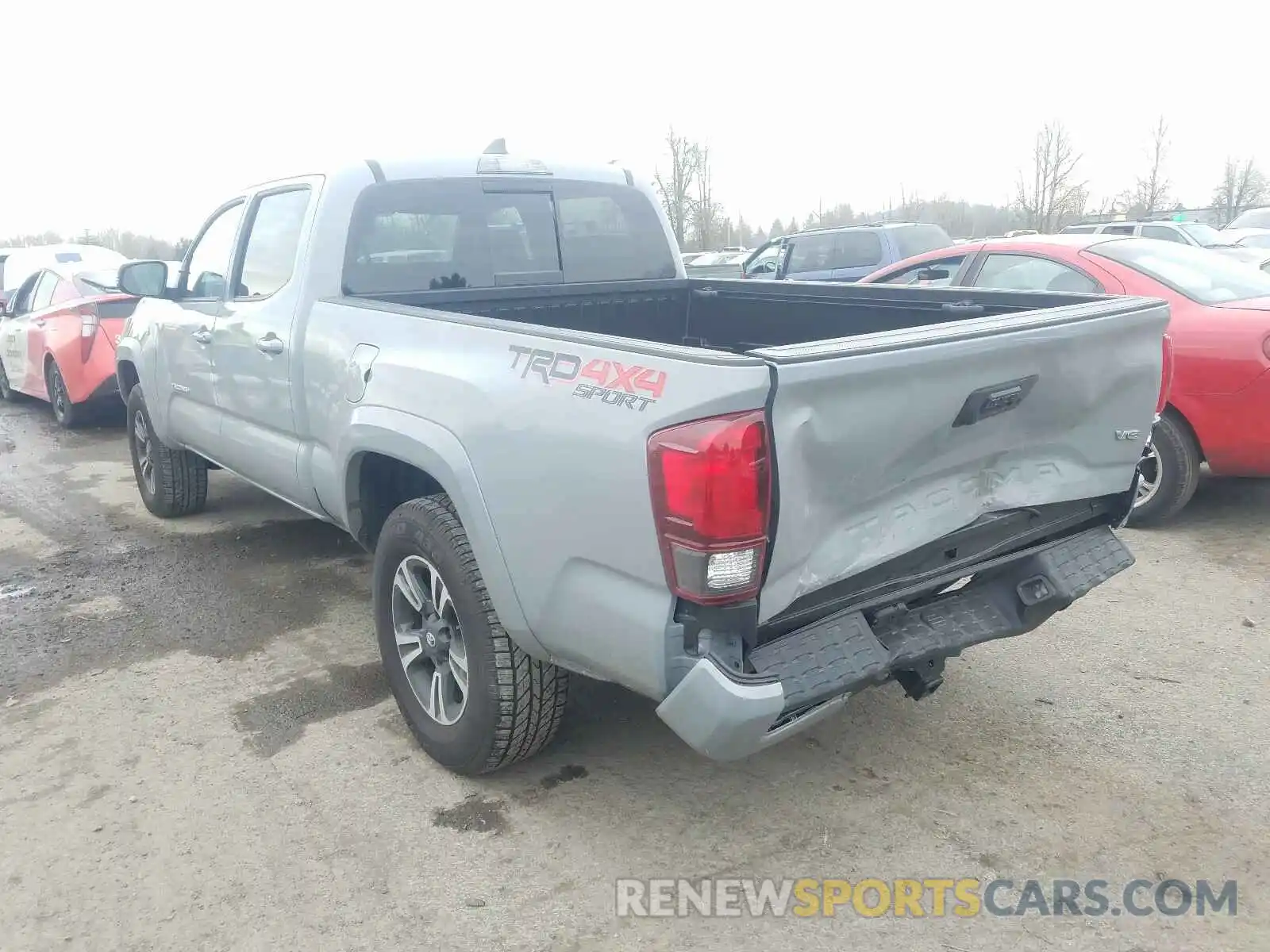 3 Photograph of a damaged car 3TMDZ5BN5KM075094 TOYOTA TACOMA 2019