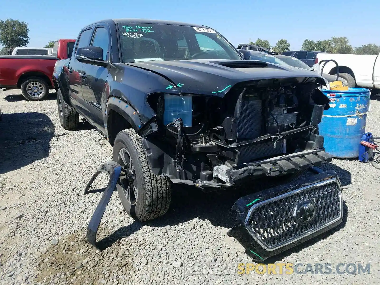 1 Photograph of a damaged car 3TMDZ5BN6KM071555 TOYOTA TACOMA 2019