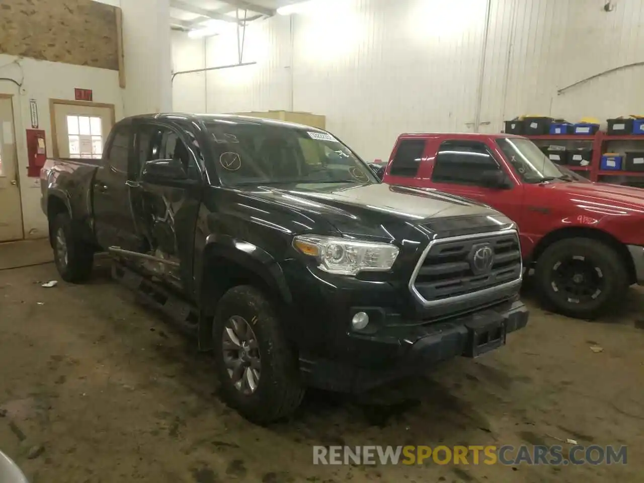 1 Photograph of a damaged car 3TMDZ5BN6KM078442 TOYOTA TACOMA 2019