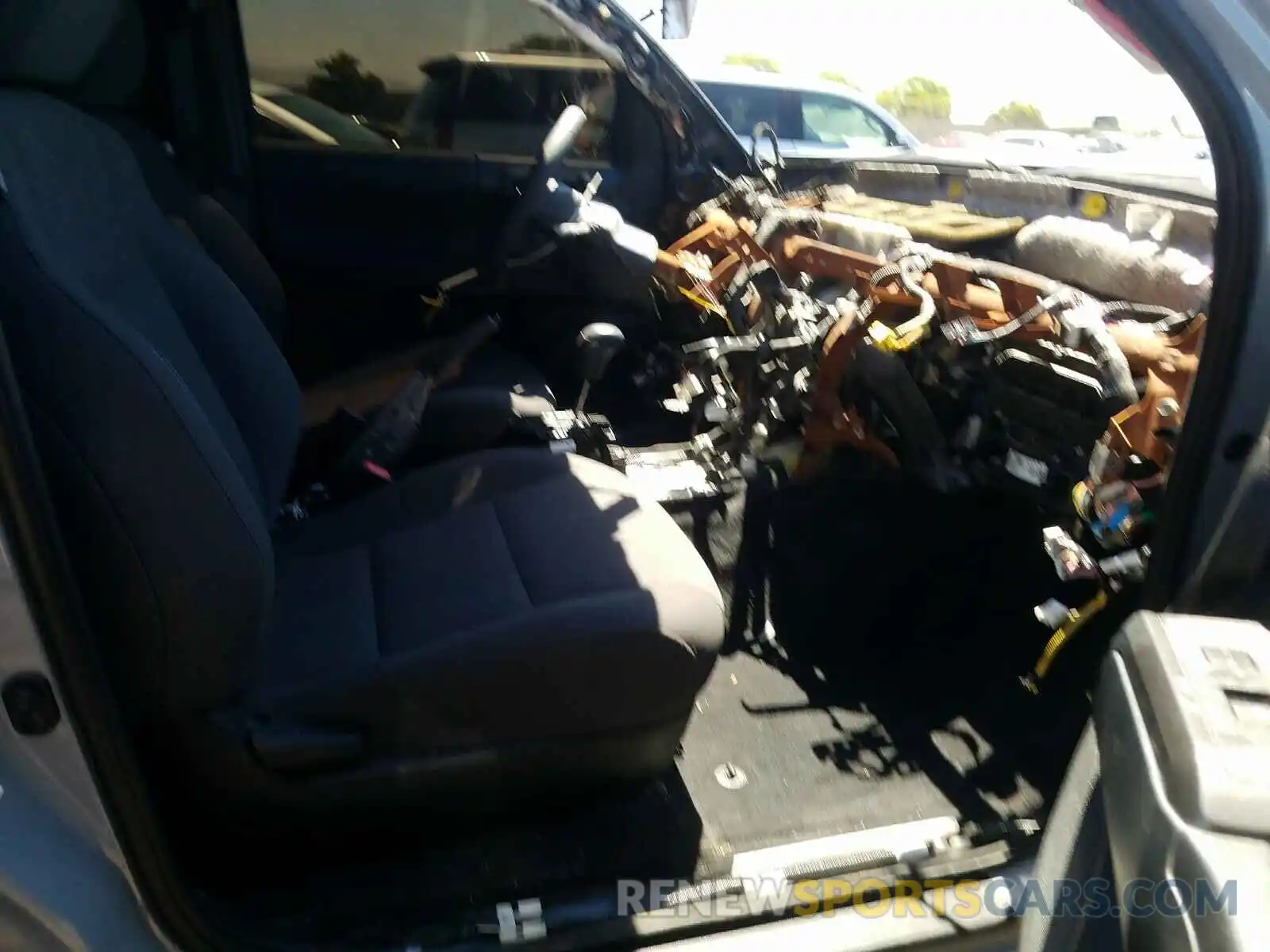 5 Photograph of a damaged car 3TMDZ5BN7KM068809 TOYOTA TACOMA 2019