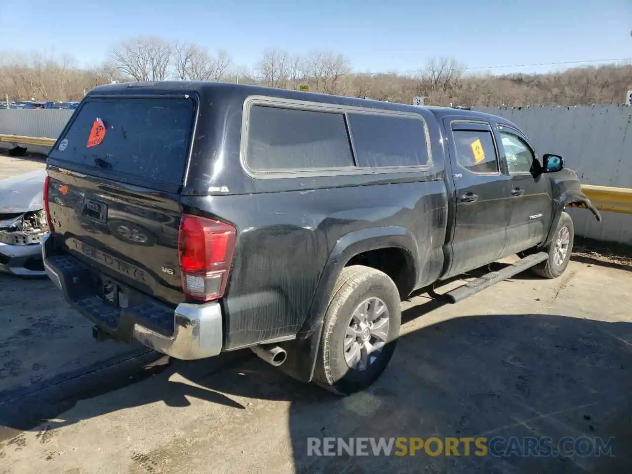 4 Photograph of a damaged car 3TMDZ5BN7KM074125 TOYOTA TACOMA 2019