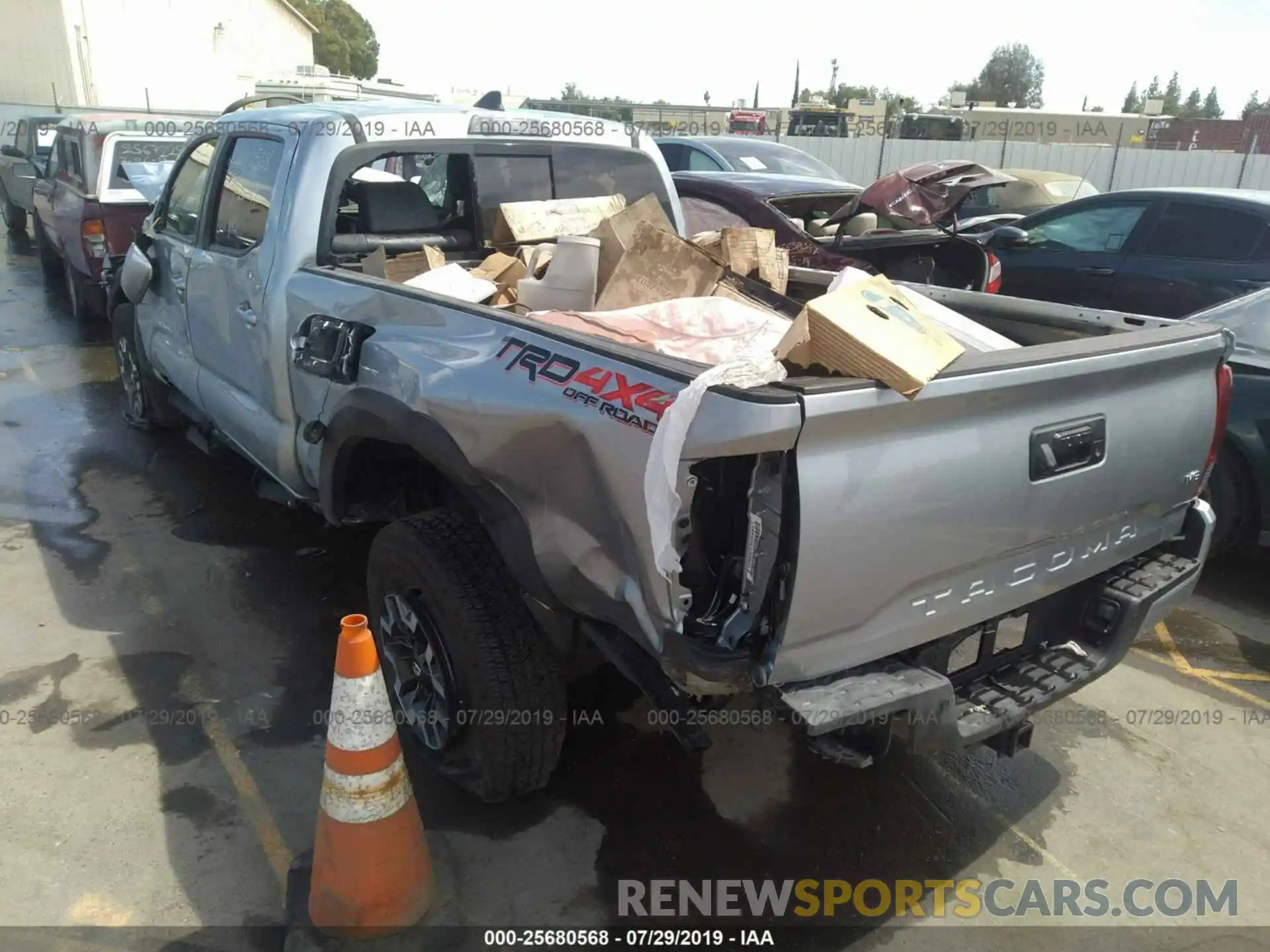 3 Photograph of a damaged car 3TMDZ5BN8KM064753 TOYOTA TACOMA 2019