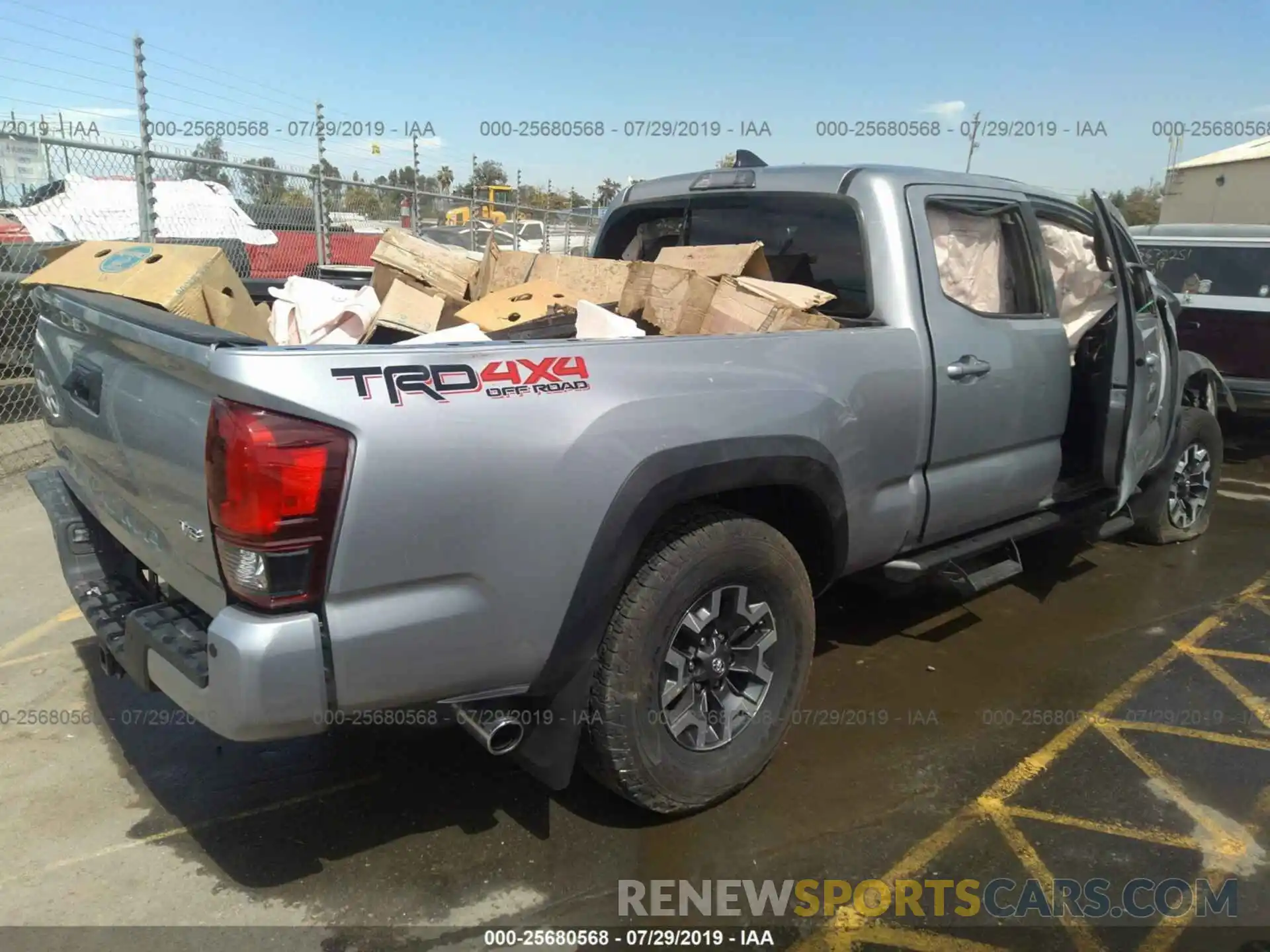 4 Фотография поврежденного автомобиля 3TMDZ5BN8KM064753 TOYOTA TACOMA 2019