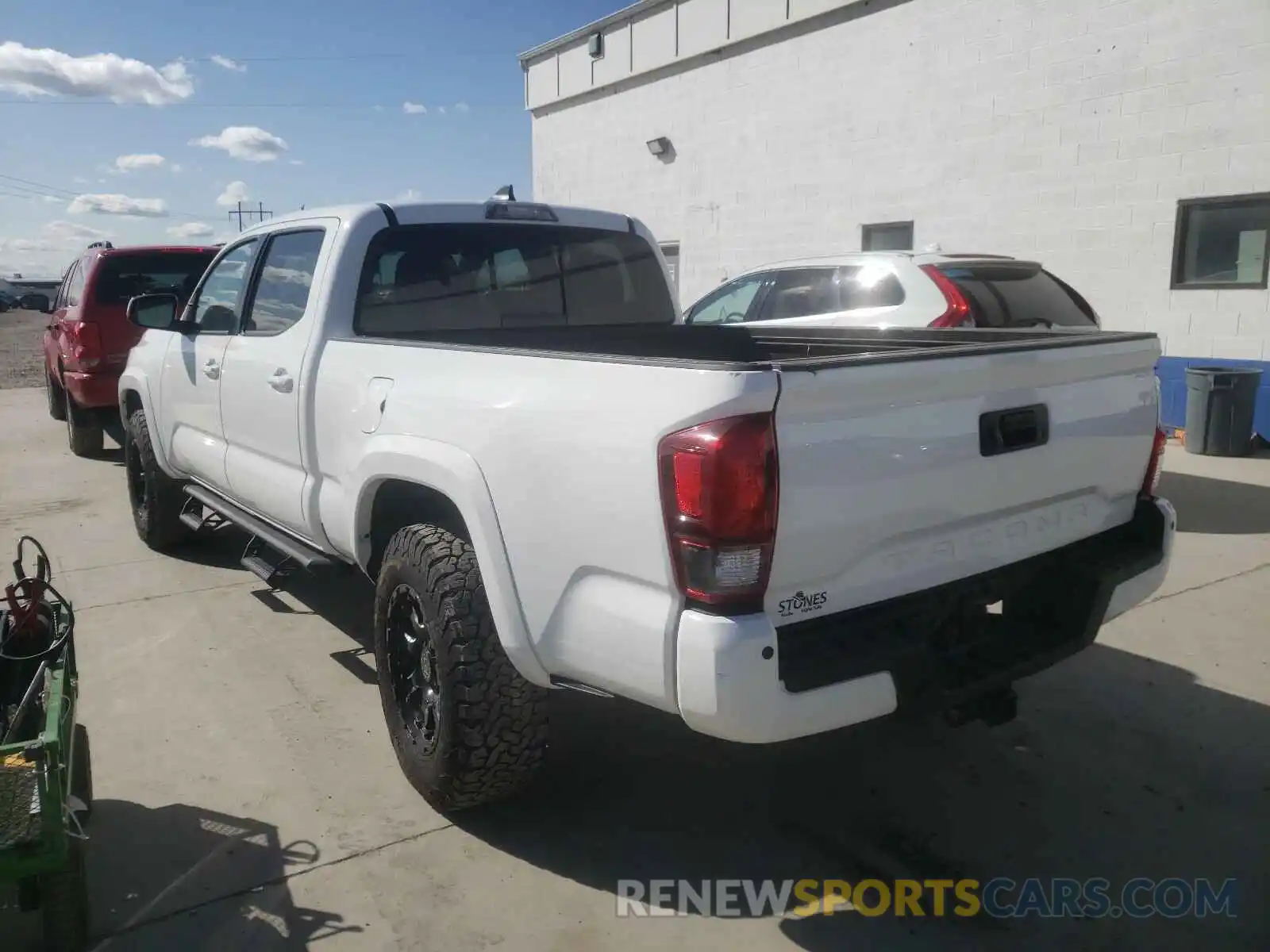 3 Photograph of a damaged car 3TMDZ5BN8KM073873 TOYOTA TACOMA 2019