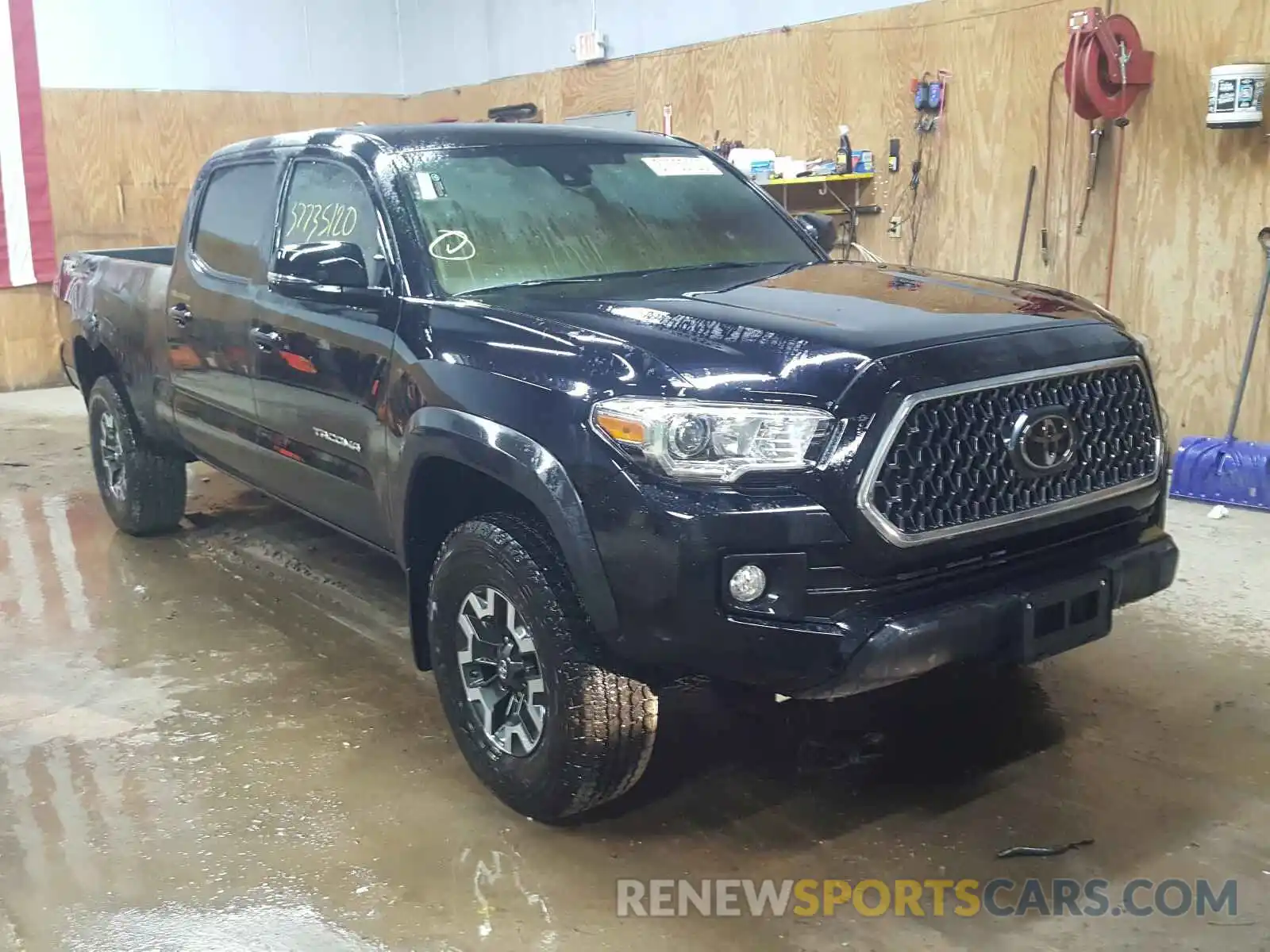 1 Photograph of a damaged car 3TMDZ5BN8KM077065 TOYOTA TACOMA 2019