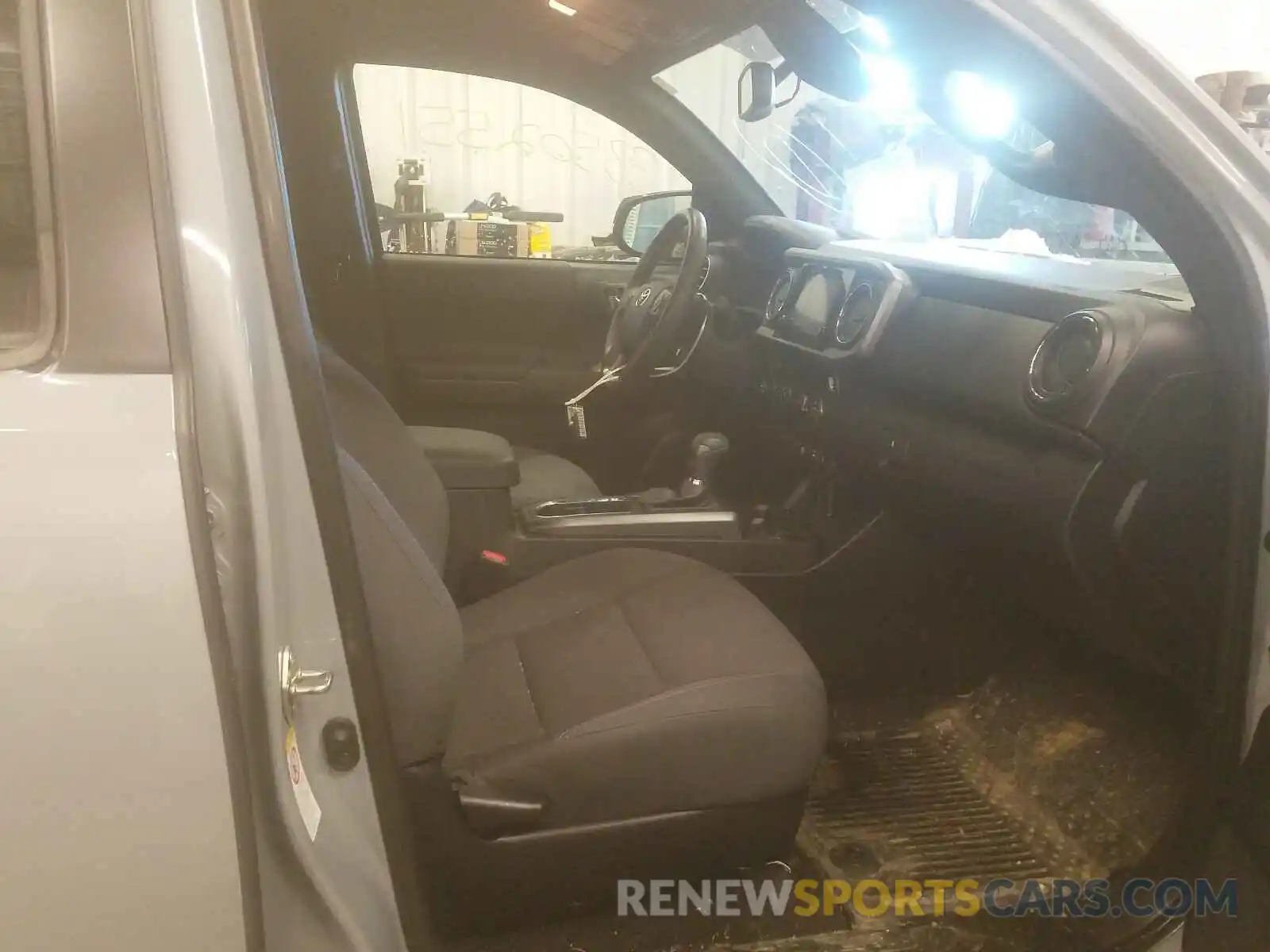 5 Photograph of a damaged car 3TMDZ5BN9KM066334 TOYOTA TACOMA 2019