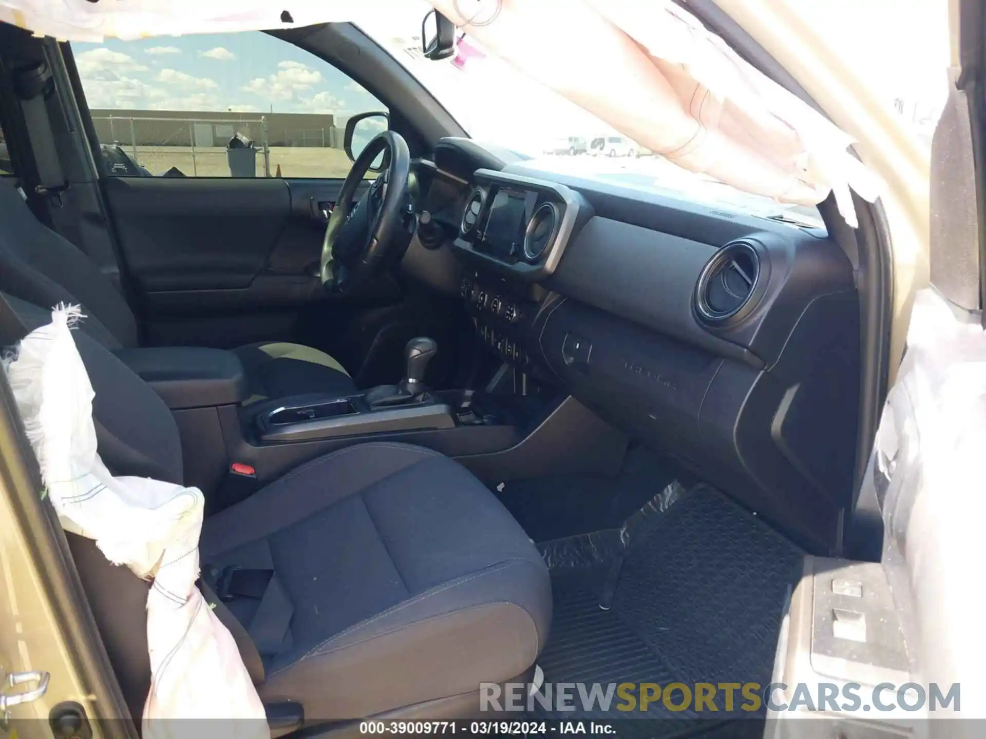 5 Photograph of a damaged car 3TMDZ5BN9KM070299 TOYOTA TACOMA 2019