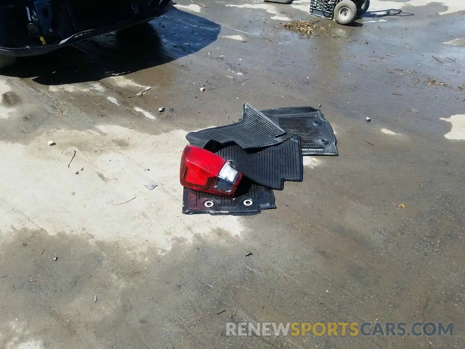 9 Photograph of a damaged car 3TMDZ5BN9KM070626 TOYOTA TACOMA 2019