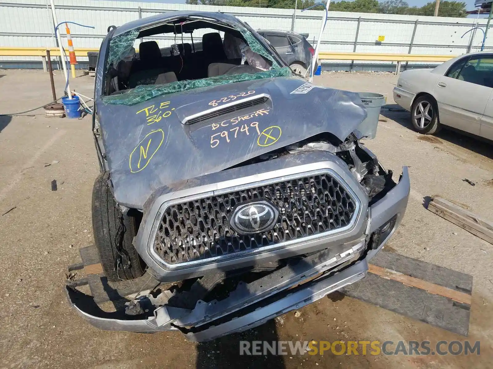 9 Photograph of a damaged car 3TMDZ5BN9KM073221 TOYOTA TACOMA 2019