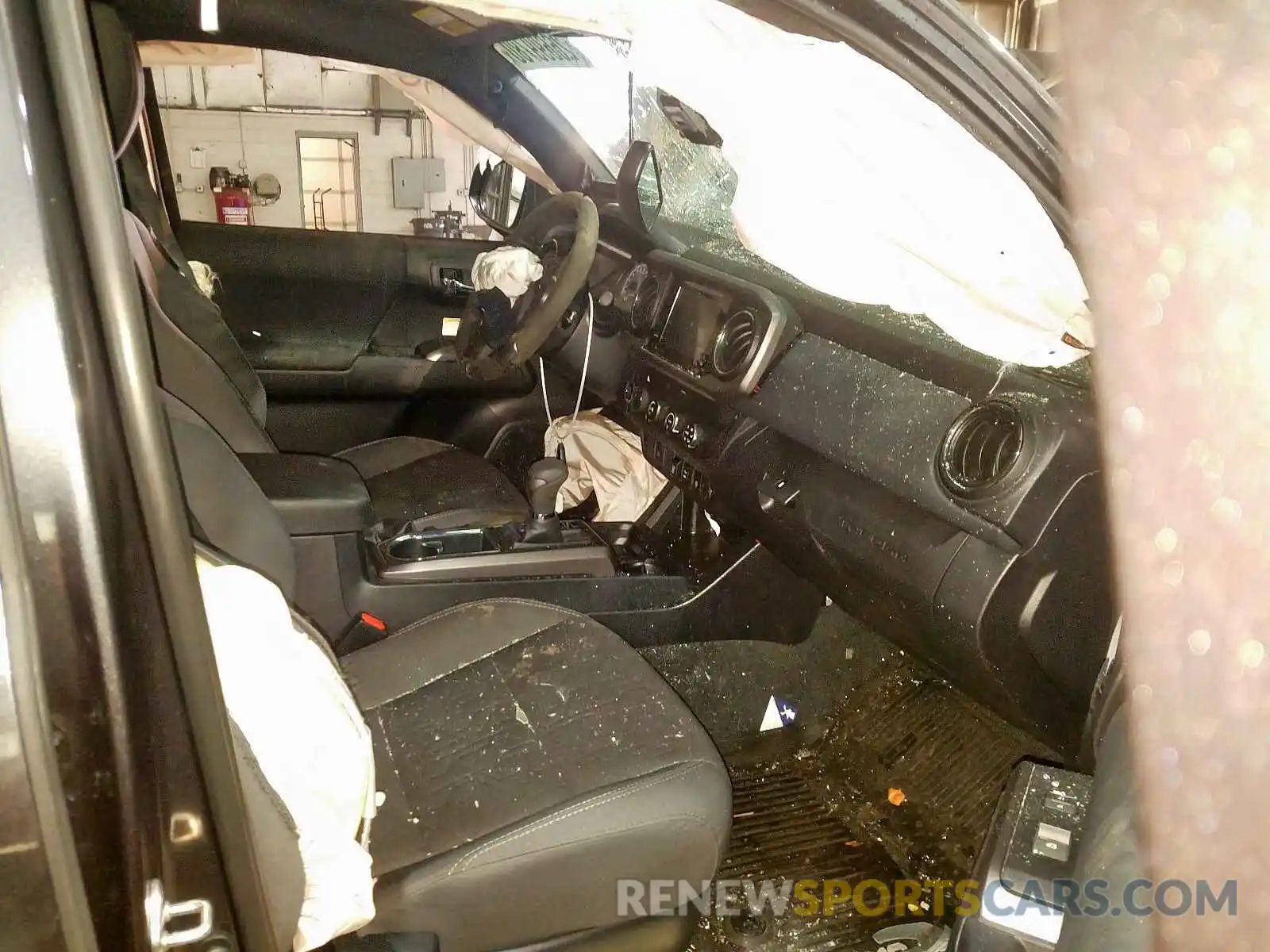 5 Photograph of a damaged car 3TMDZ5BN9KM078452 TOYOTA TACOMA 2019