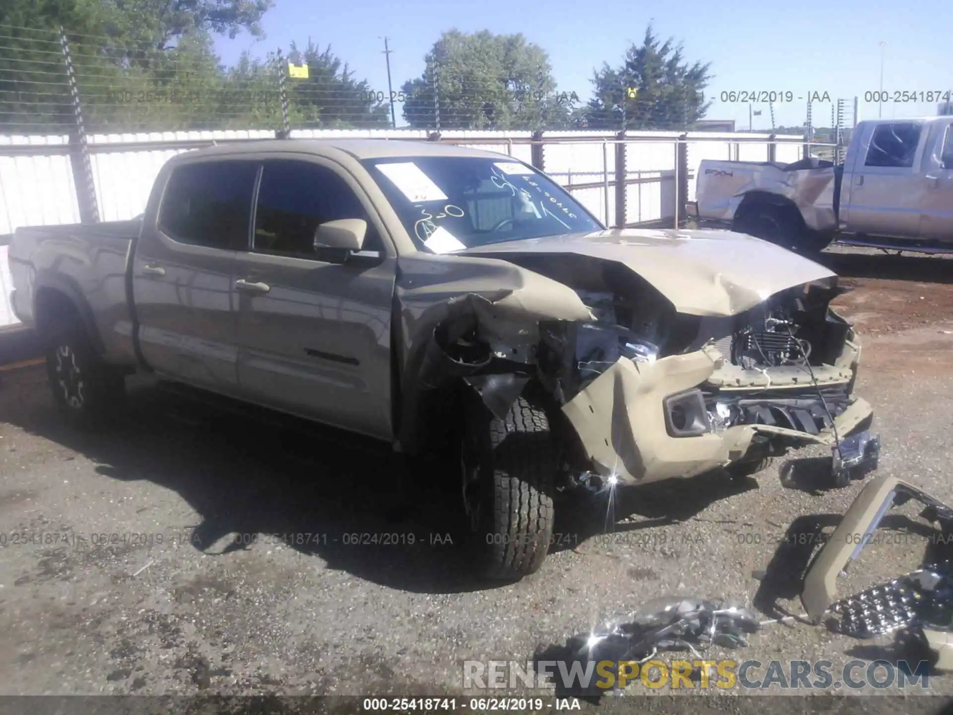 1 Photograph of a damaged car 3TMDZ5BNXKM063202 TOYOTA TACOMA 2019