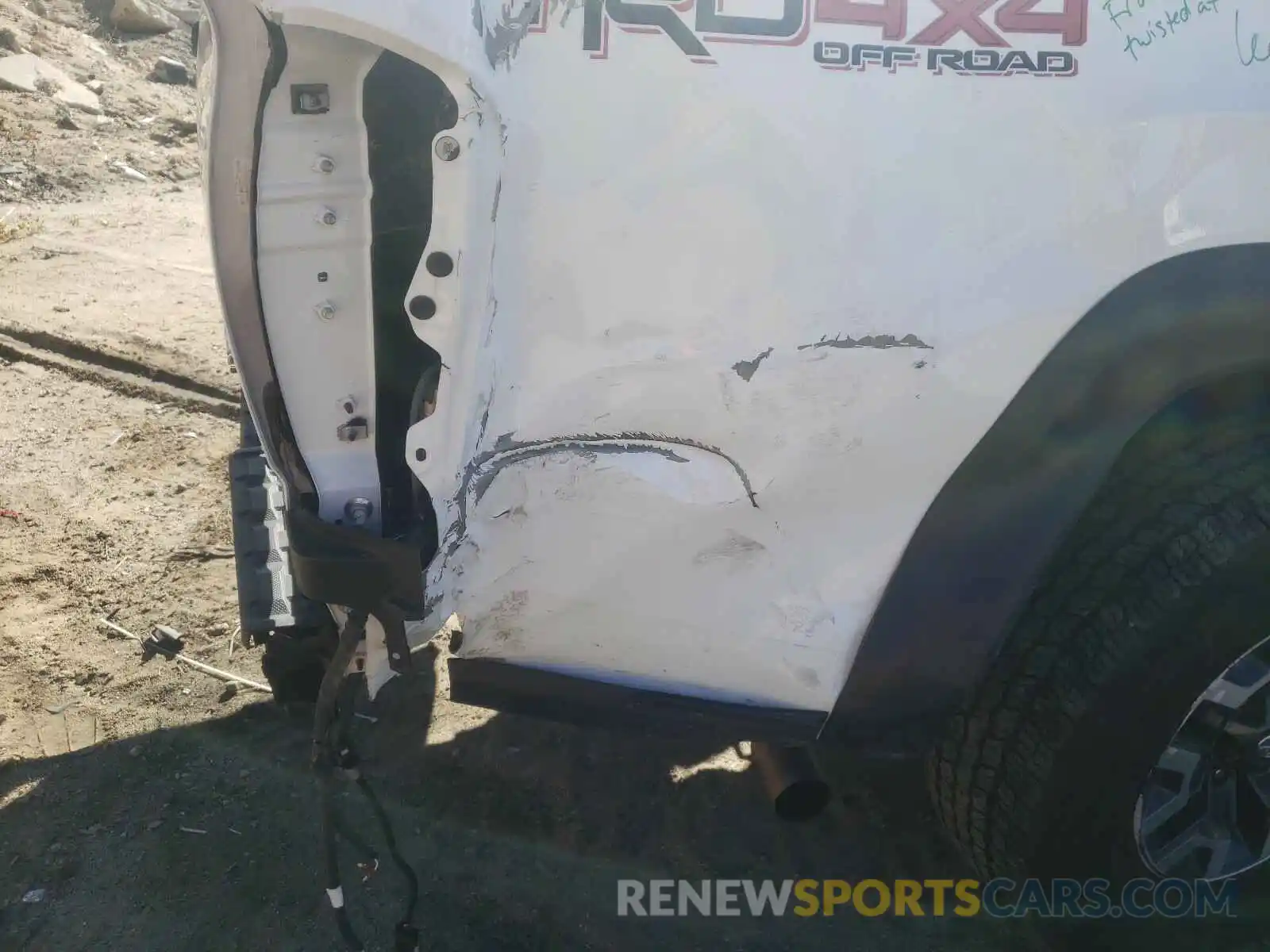 9 Photograph of a damaged car 3TMDZ5BNXKM064284 TOYOTA TACOMA 2019