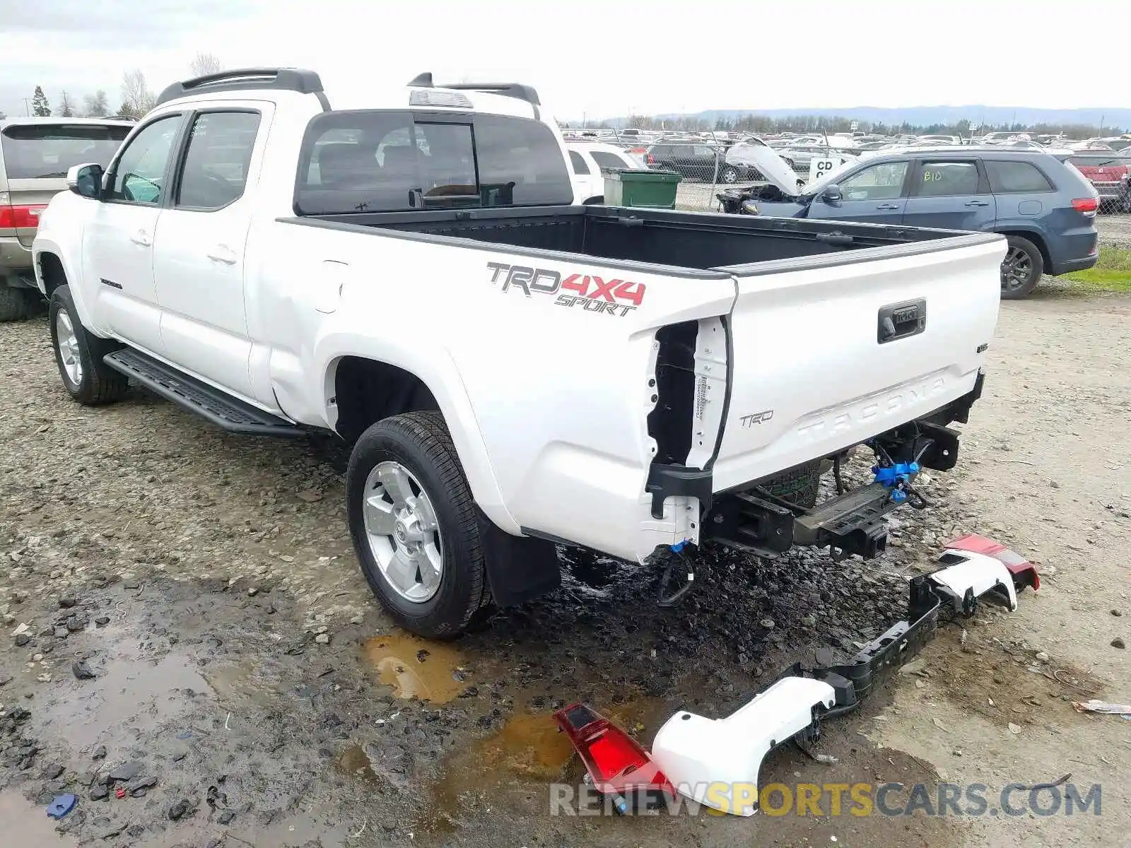 3 Photograph of a damaged car 3TMDZ5BNXKM064964 TOYOTA TACOMA 2019