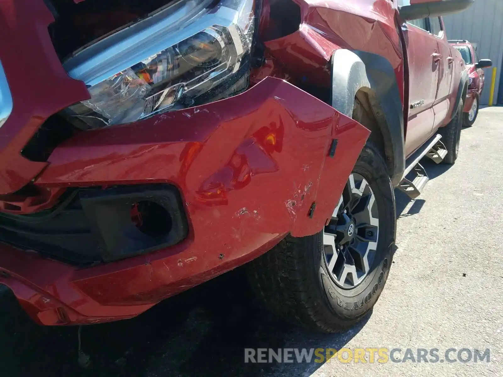 9 Photograph of a damaged car 3TMDZ5BNXKM072563 TOYOTA TACOMA 2019