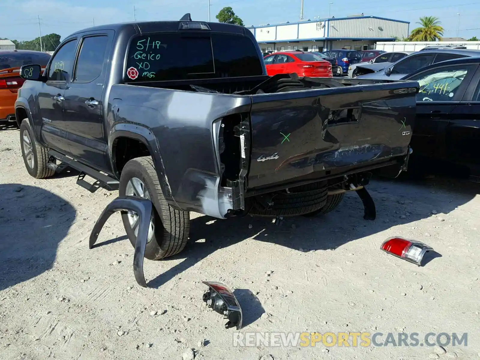 3 Фотография поврежденного автомобиля 3TMGZ5AN1KM264369 TOYOTA TACOMA 2019