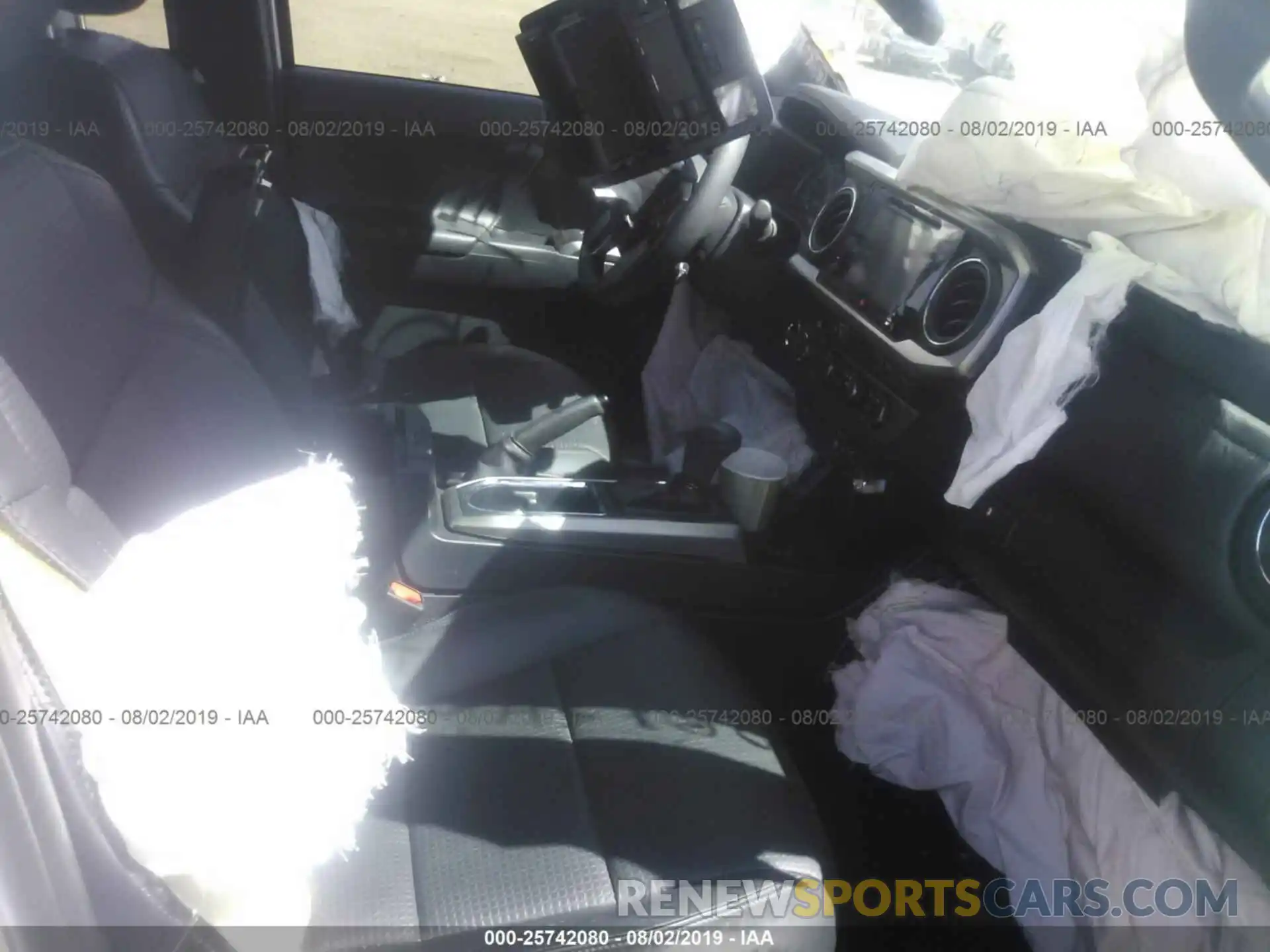 5 Photograph of a damaged car 3TMGZ5AN2KM193361 TOYOTA TACOMA 2019