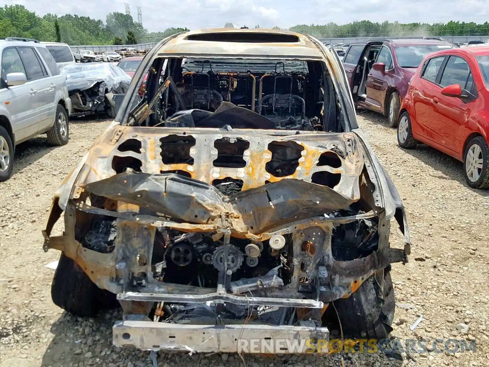 9 Photograph of a damaged car 3TMGZ5AN6KM235823 TOYOTA TACOMA 2019