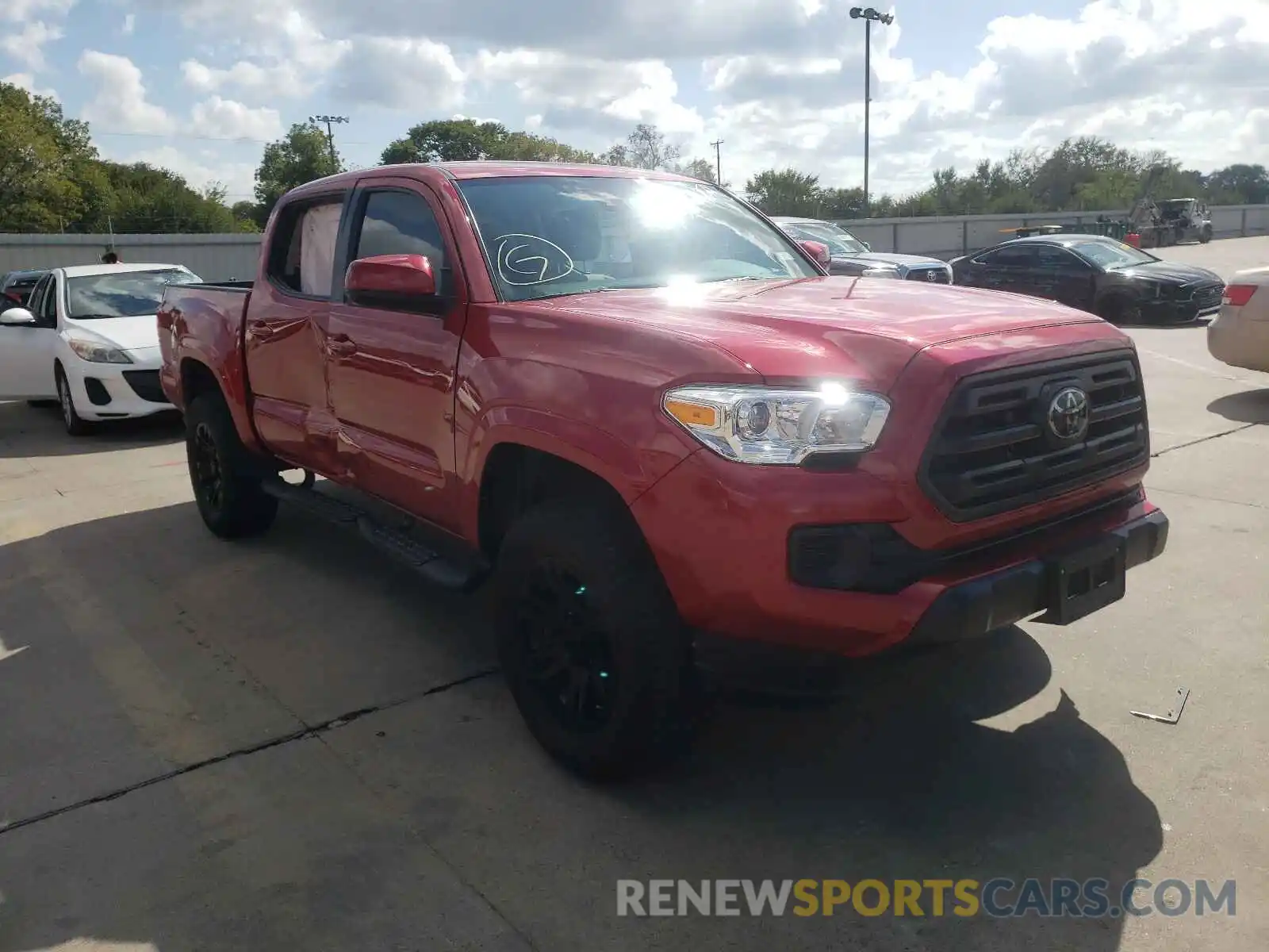 1 Photograph of a damaged car 5TFAX5GN0KX133382 TOYOTA TACOMA 2019