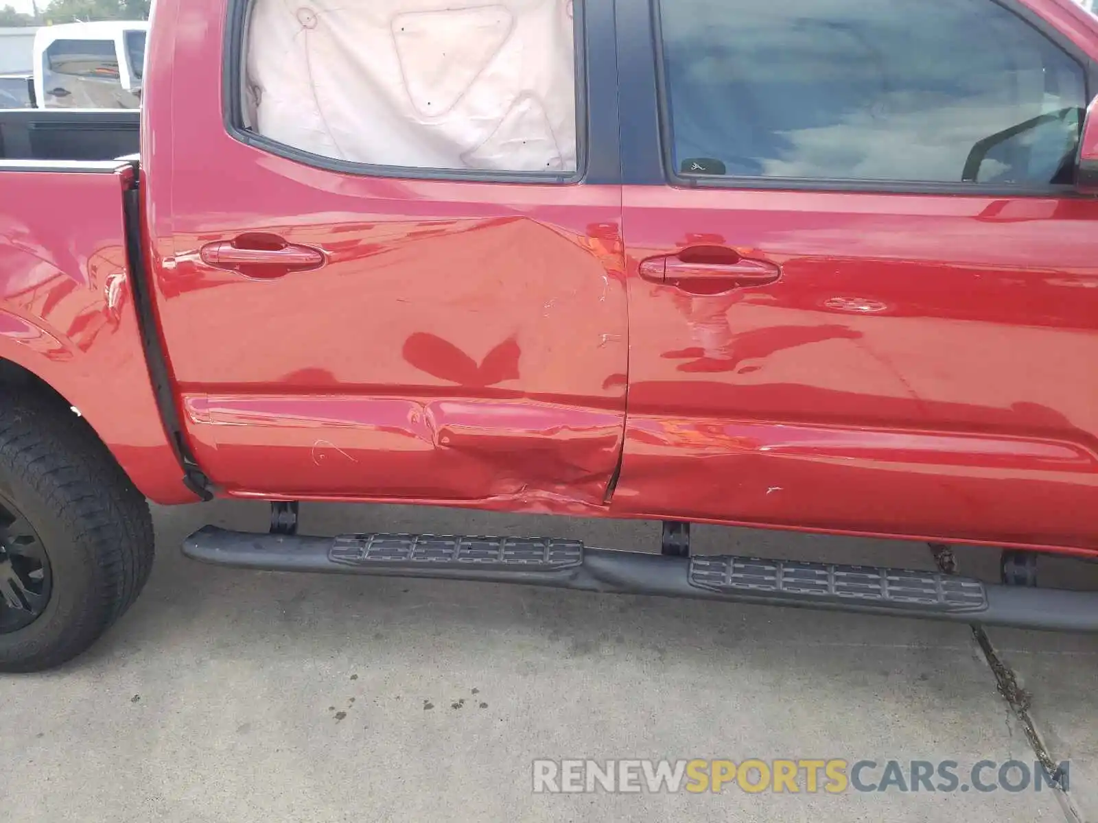 9 Photograph of a damaged car 5TFAX5GN0KX133382 TOYOTA TACOMA 2019