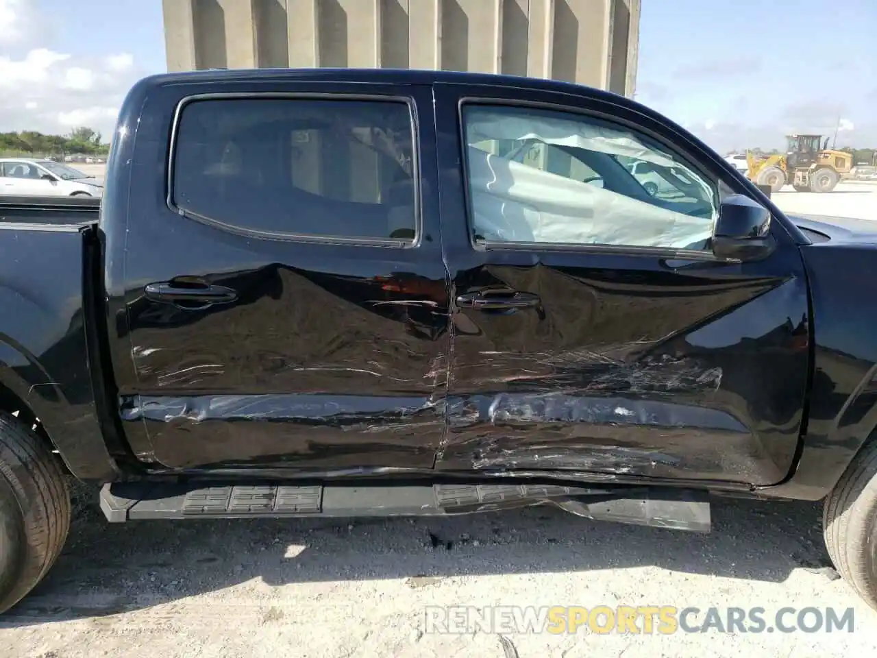 9 Photograph of a damaged car 5TFAX5GN0KX159156 TOYOTA TACOMA 2019