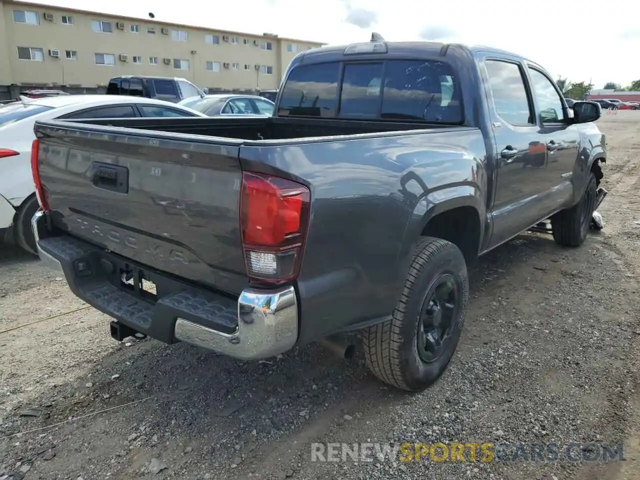 4 Фотография поврежденного автомобиля 5TFAX5GN1KX133732 TOYOTA TACOMA 2019