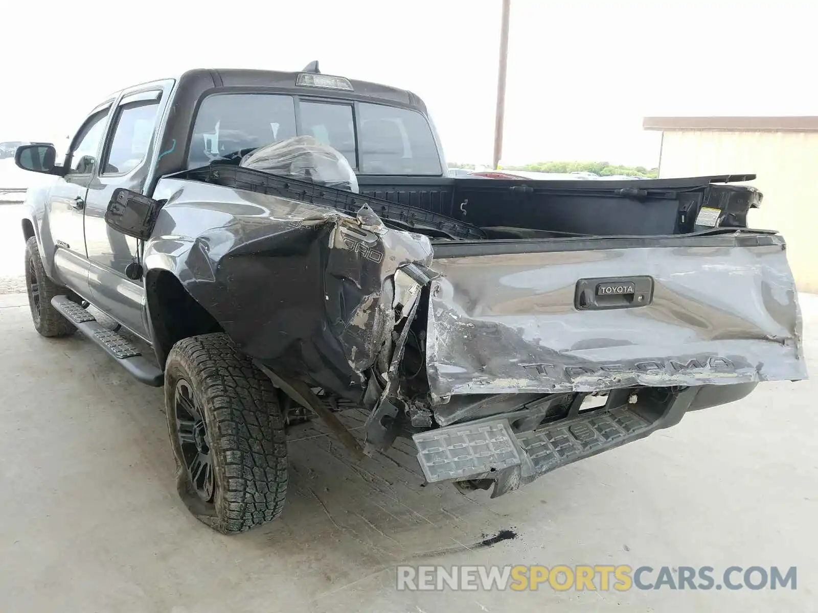 3 Photograph of a damaged car 5TFAX5GN1KX137814 TOYOTA TACOMA 2019