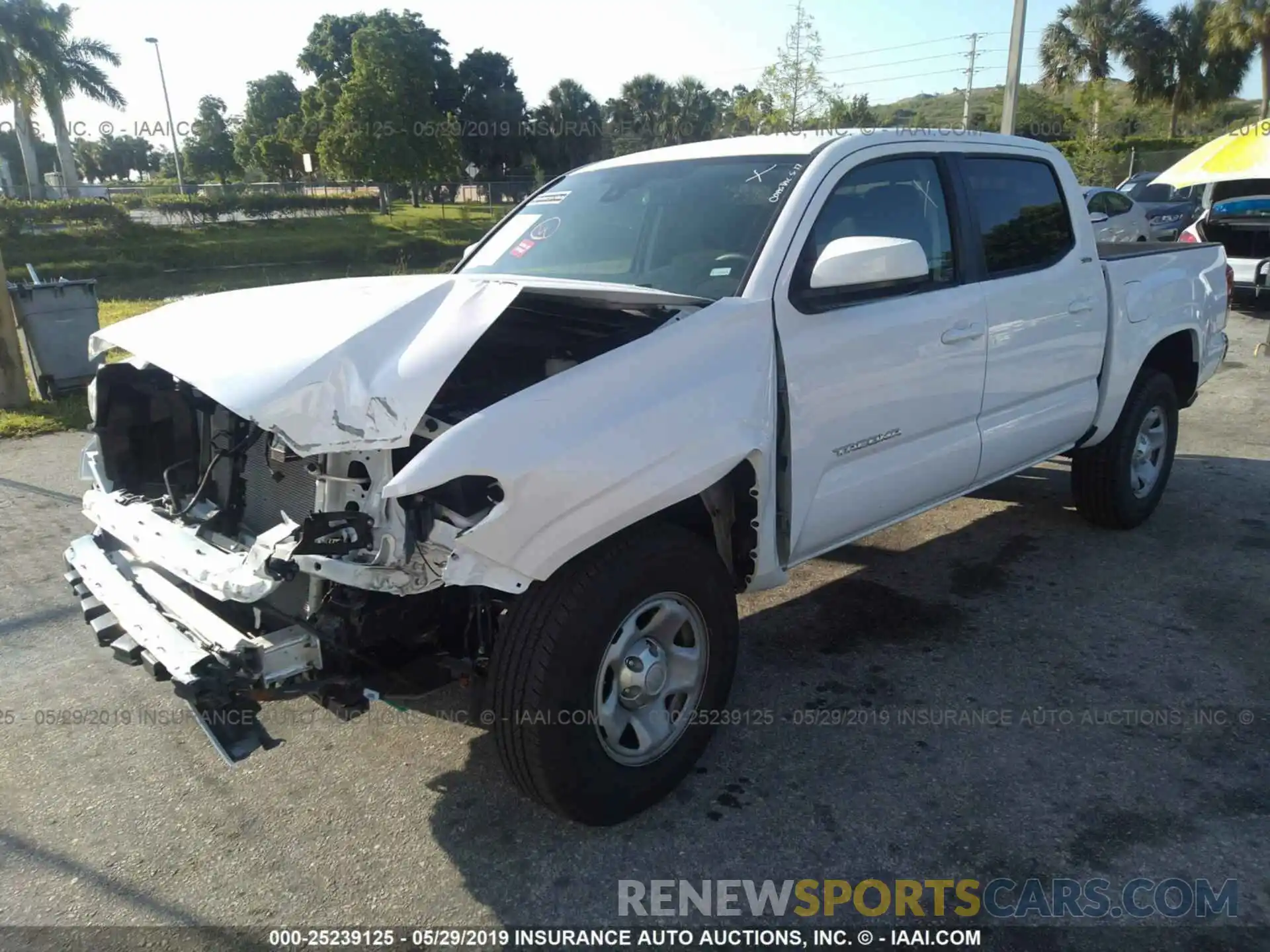 2 Фотография поврежденного автомобиля 5TFAX5GN1KX142656 TOYOTA TACOMA 2019