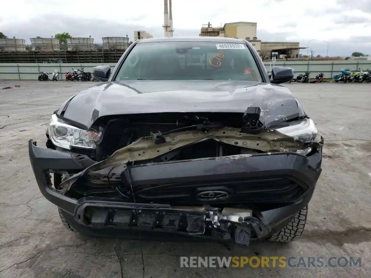 9 Photograph of a damaged car 5TFAX5GN1KX153222 TOYOTA TACOMA 2019