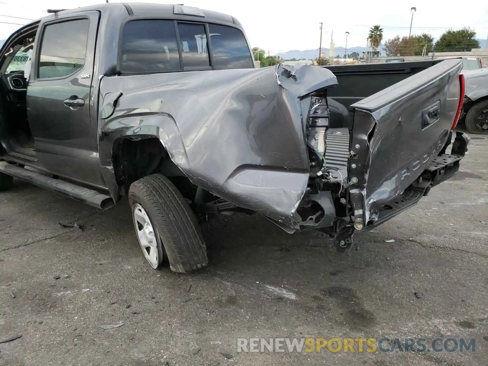 9 Photograph of a damaged car 5TFAX5GN1KX158646 TOYOTA TACOMA 2019