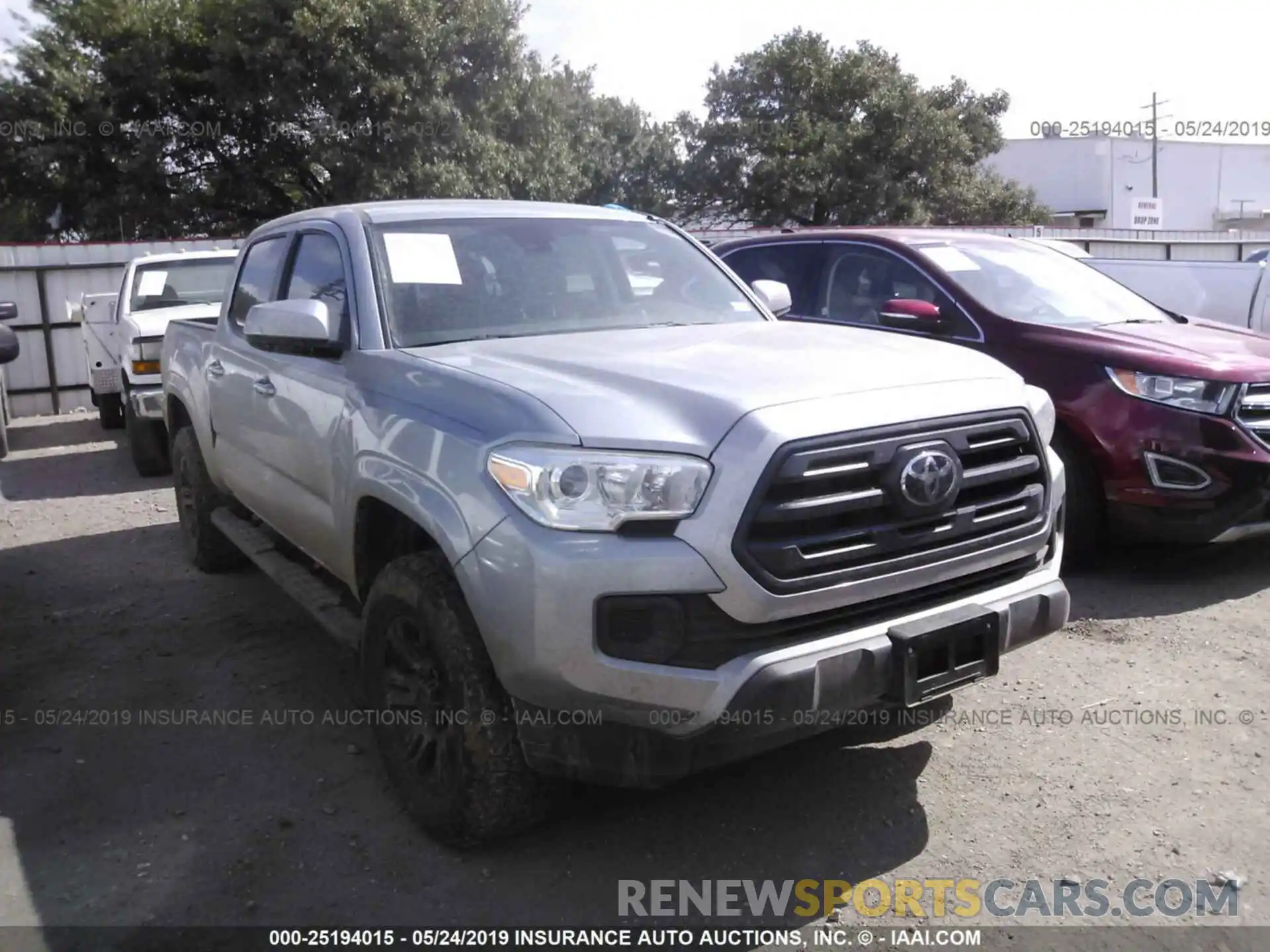 1 Фотография поврежденного автомобиля 5TFAX5GN2KX140818 TOYOTA TACOMA 2019