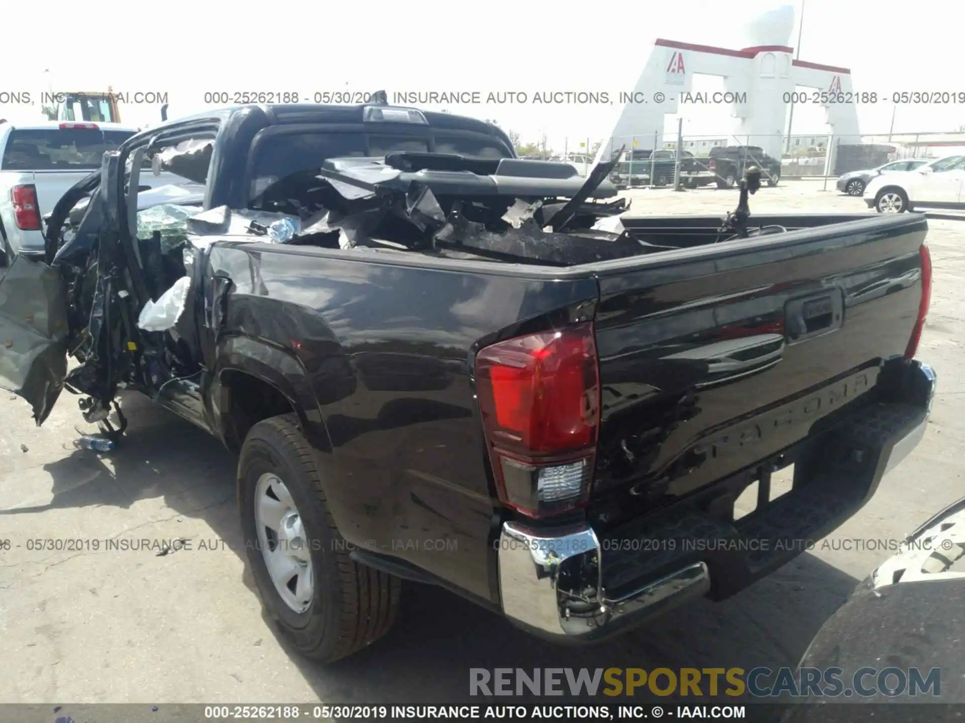 3 Фотография поврежденного автомобиля 5TFAX5GN2KX143542 TOYOTA TACOMA 2019