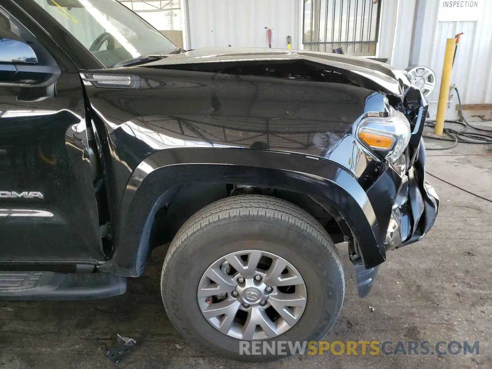 9 Photograph of a damaged car 5TFAX5GN2KX144996 TOYOTA TACOMA 2019