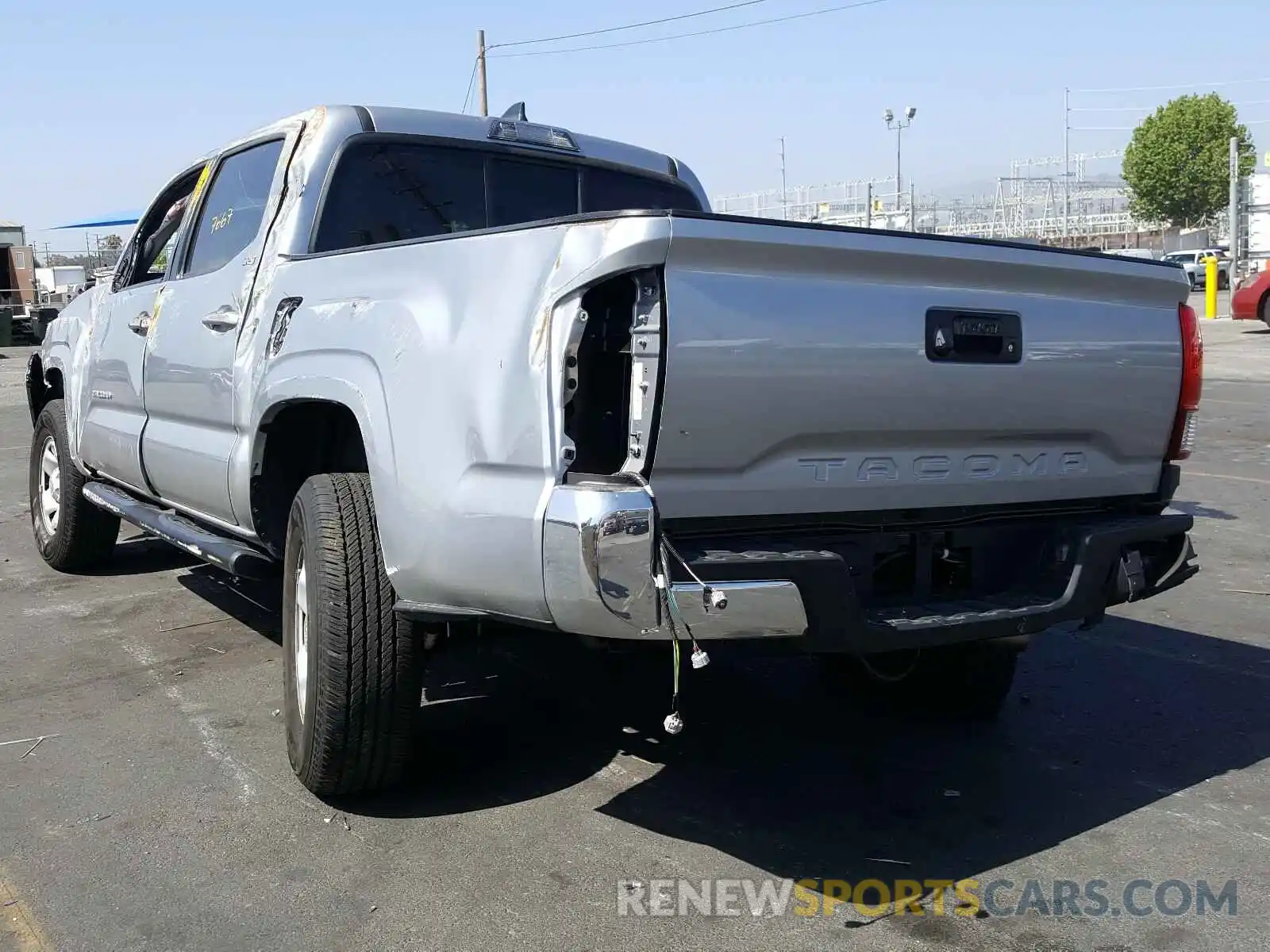 3 Photograph of a damaged car 5TFAX5GN2KX148014 TOYOTA TACOMA 2019