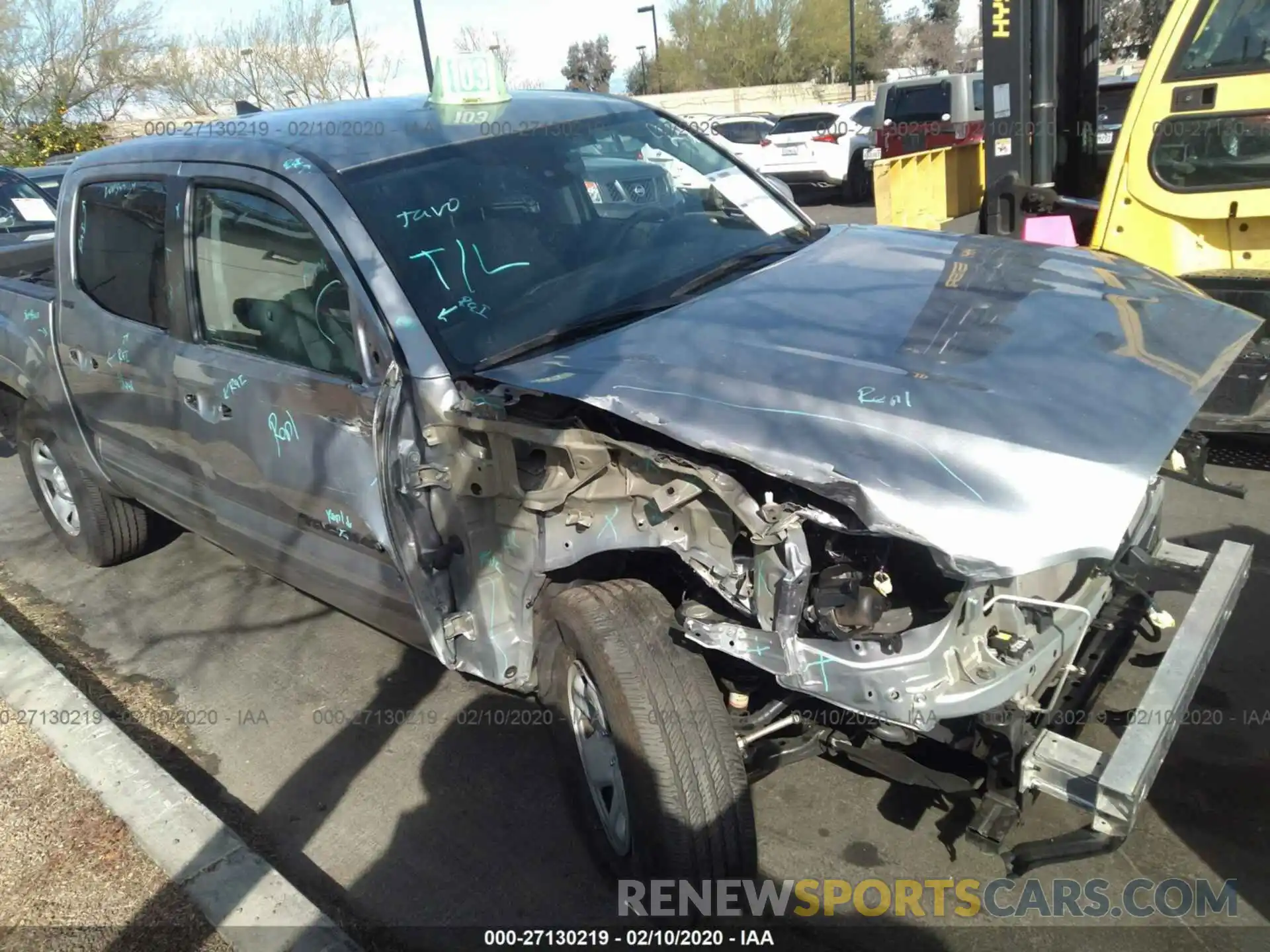 1 Photograph of a damaged car 5TFAX5GN2KX152094 TOYOTA TACOMA 2019