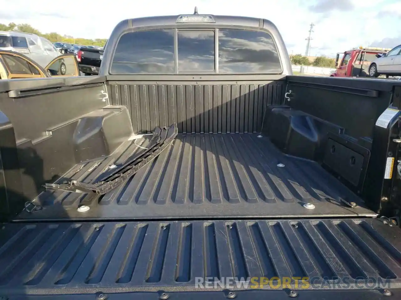 9 Photograph of a damaged car 5TFAX5GN2KX160776 TOYOTA TACOMA 2019