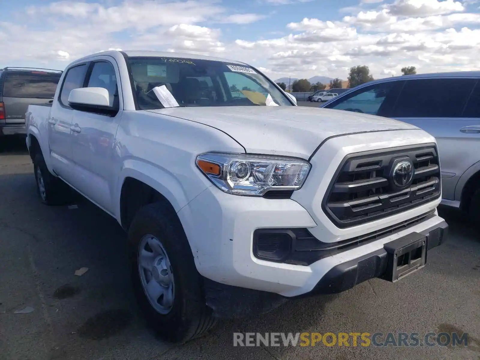 1 Photograph of a damaged car 5TFAX5GN2KX161250 TOYOTA TACOMA 2019