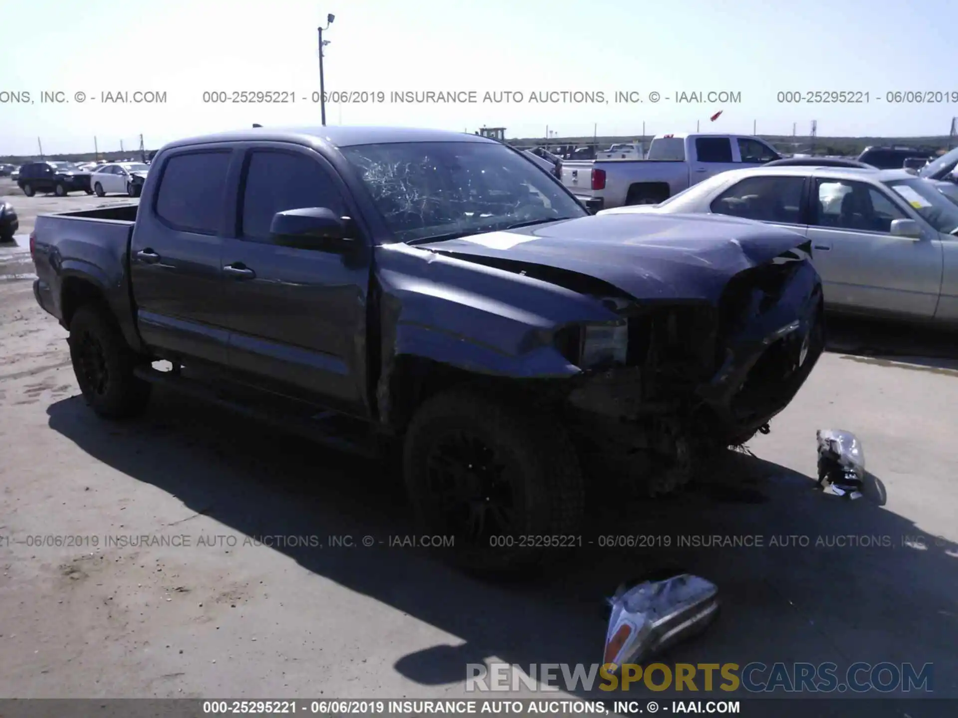 1 Фотография поврежденного автомобиля 5TFAX5GN3KX133358 TOYOTA TACOMA 2019