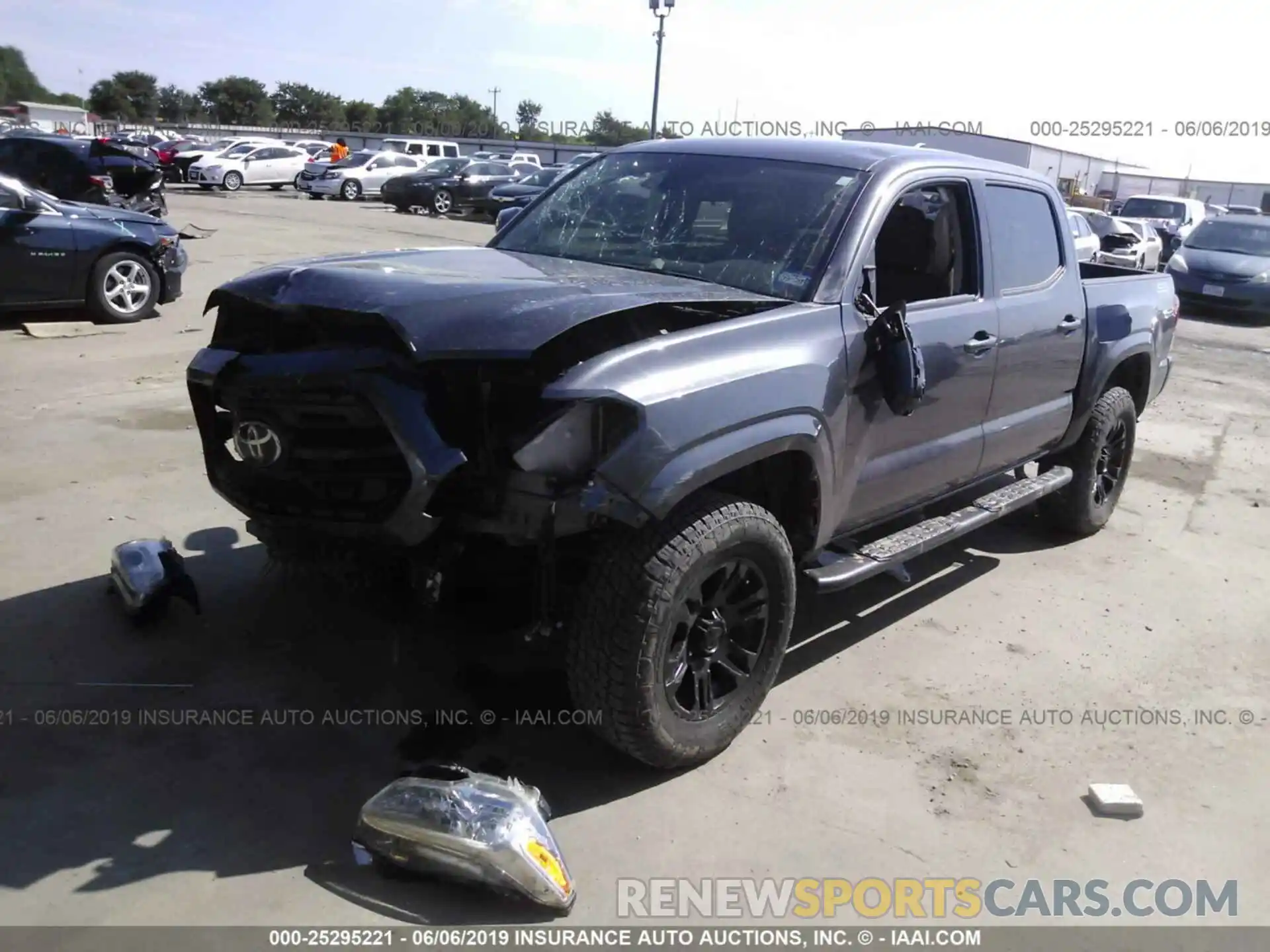 2 Фотография поврежденного автомобиля 5TFAX5GN3KX133358 TOYOTA TACOMA 2019