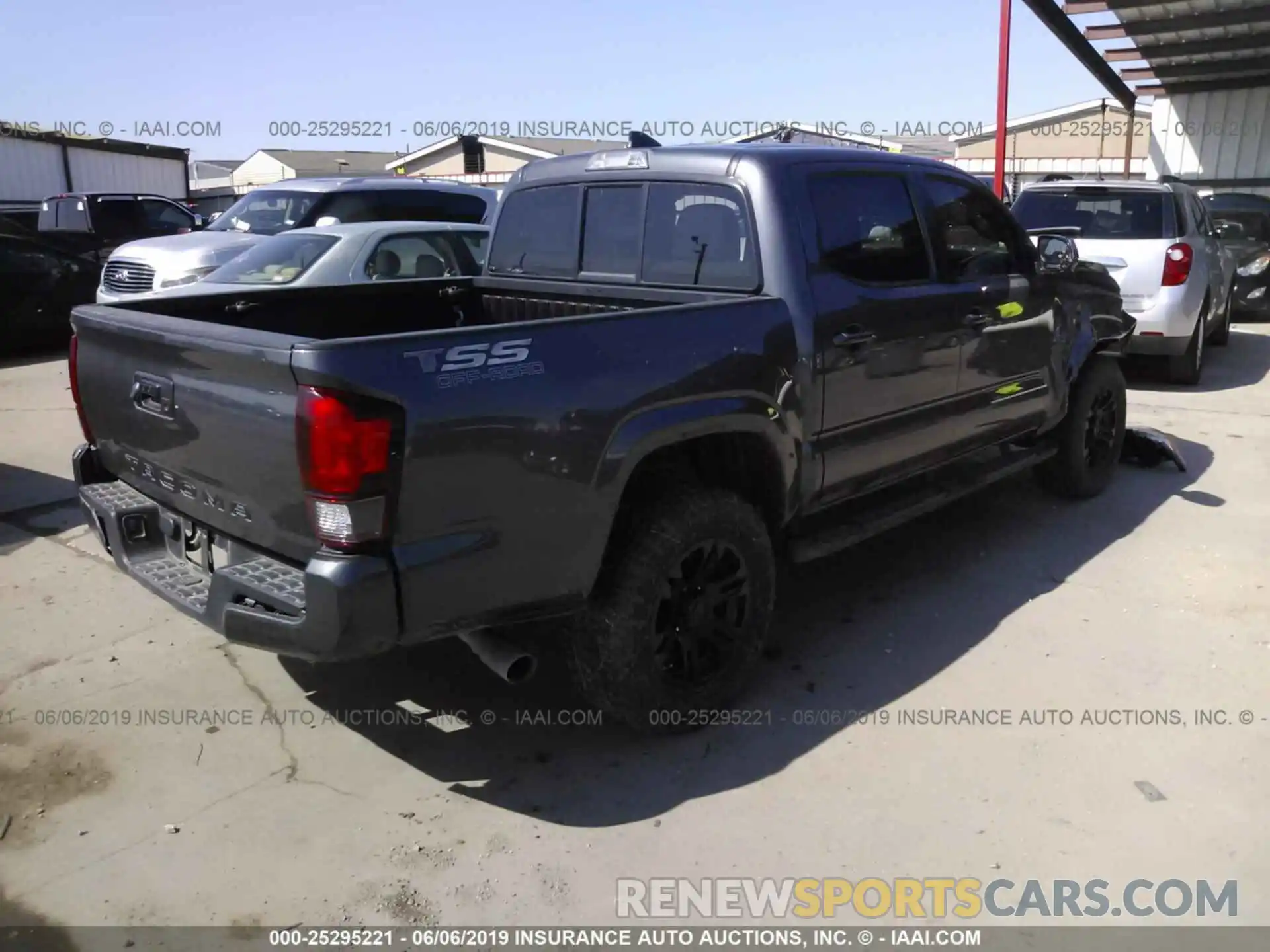 4 Фотография поврежденного автомобиля 5TFAX5GN3KX133358 TOYOTA TACOMA 2019