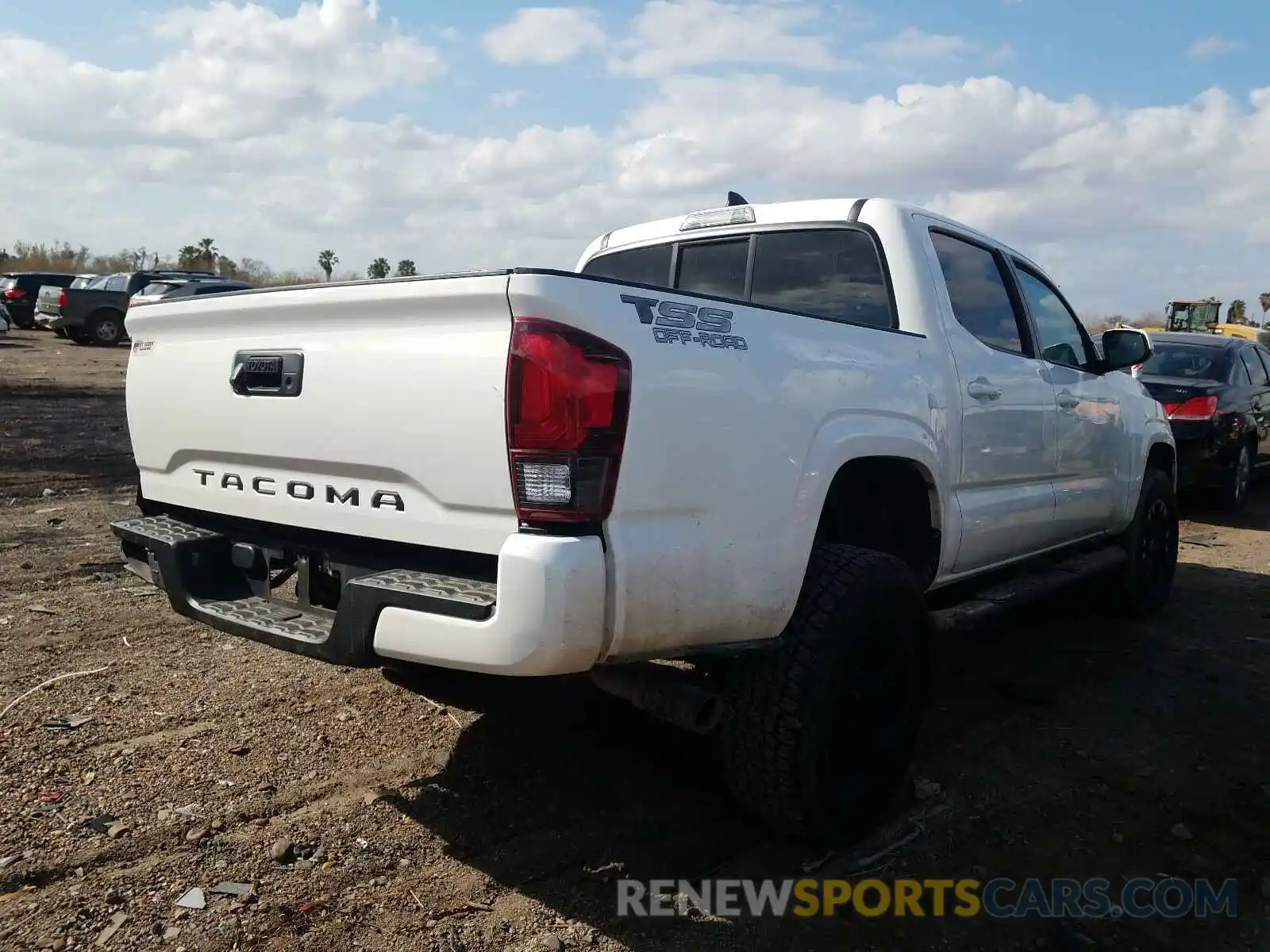 4 Фотография поврежденного автомобиля 5TFAX5GN3KX152587 TOYOTA TACOMA 2019