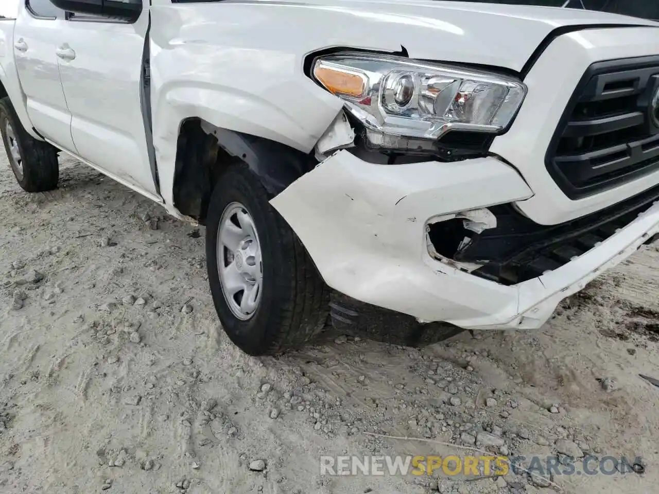 9 Photograph of a damaged car 5TFAX5GN3KX160155 TOYOTA TACOMA 2019