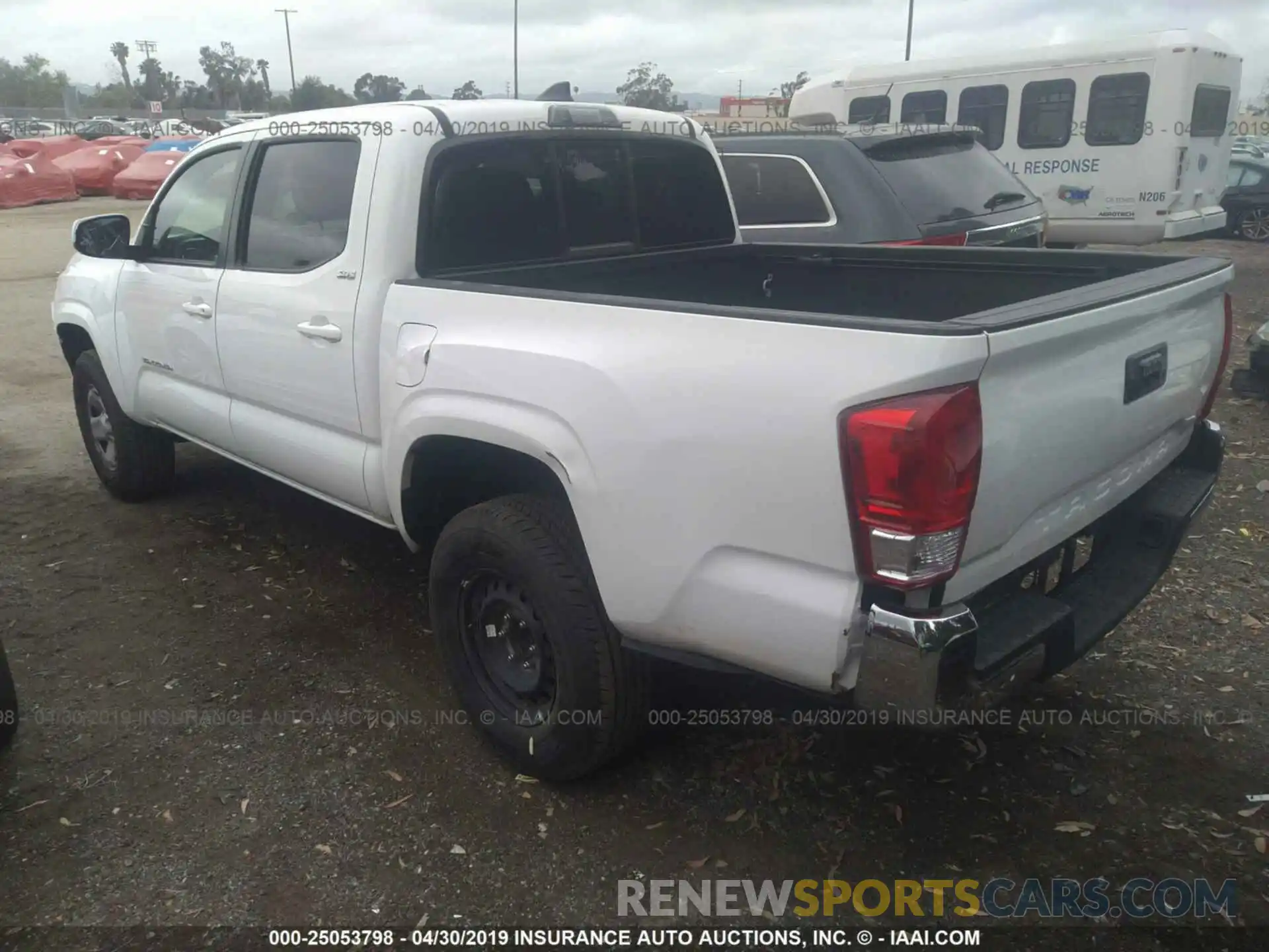 3 Photograph of a damaged car 5TFAX5GN4KX133384 TOYOTA TACOMA 2019