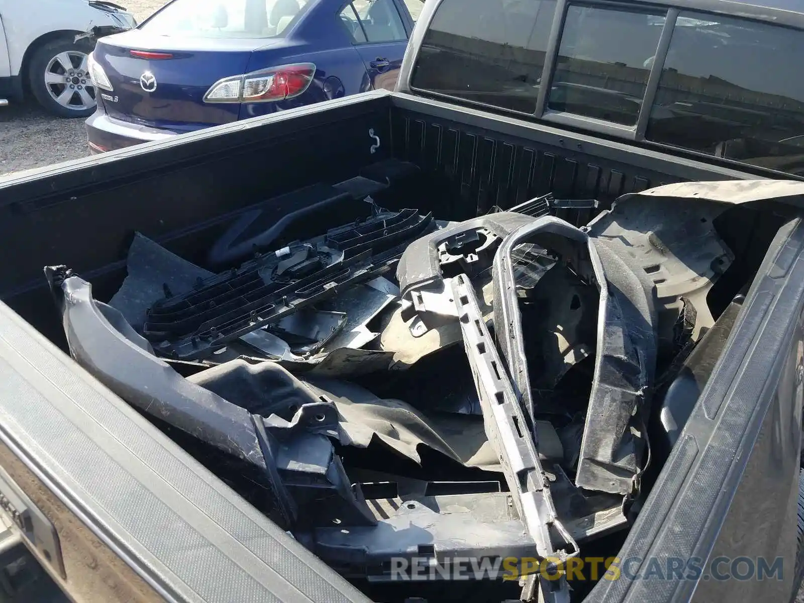 9 Photograph of a damaged car 5TFAX5GN4KX135250 TOYOTA TACOMA 2019